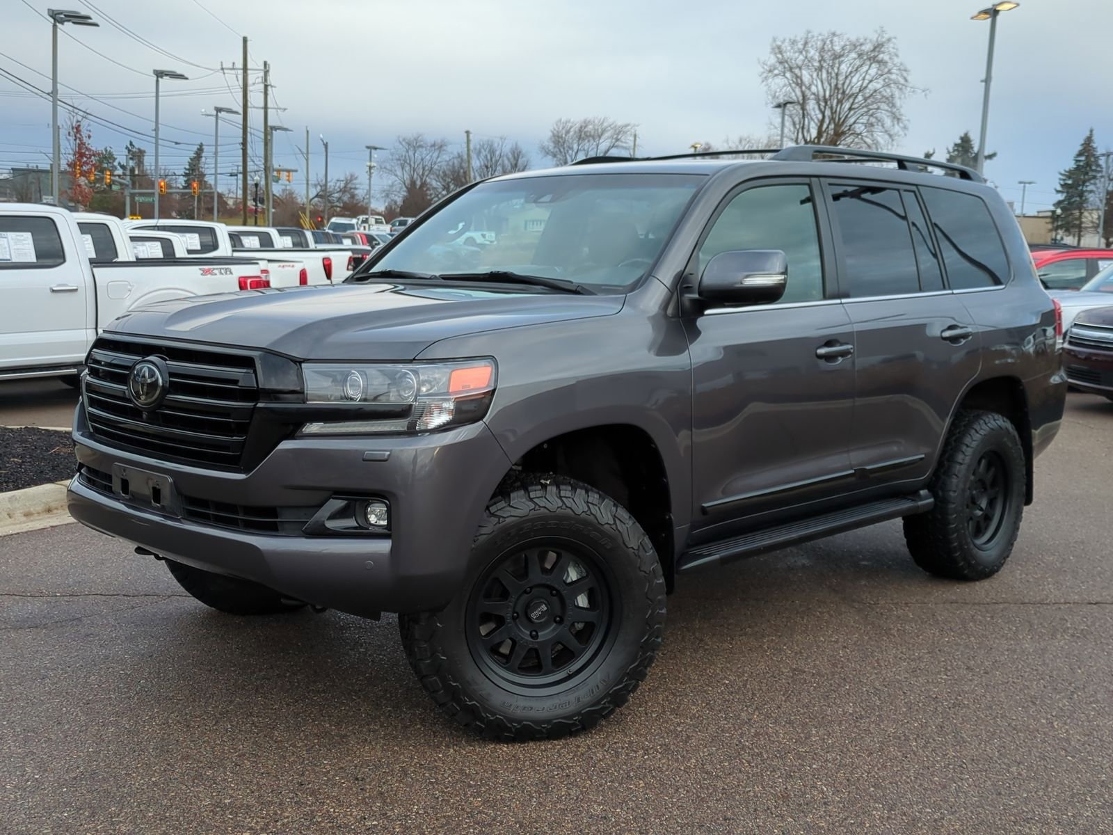 Konsumsi BBM Toyota Land Cruiser 2017: Antara Kemampuan dan Efisiensi