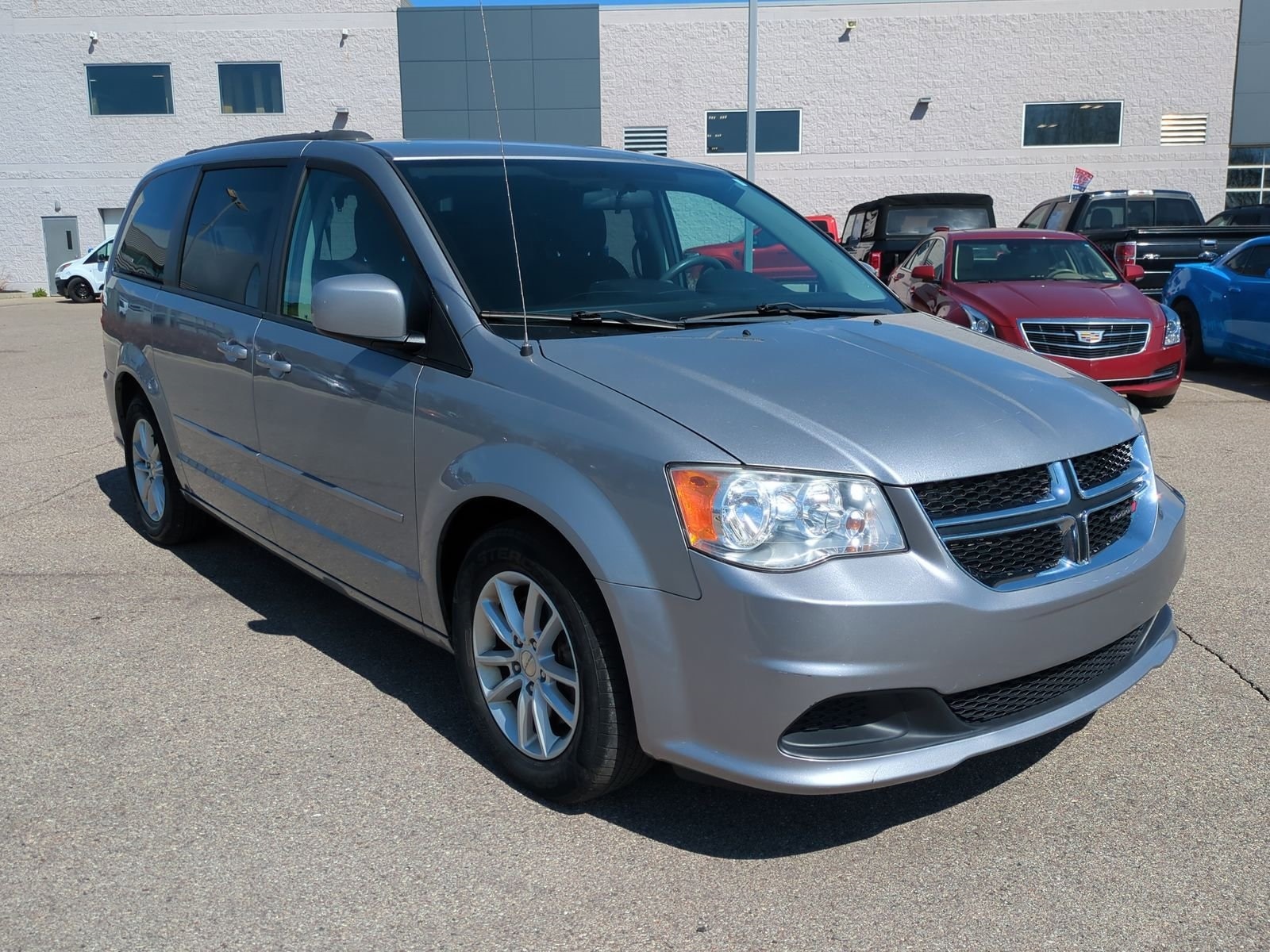 Used 2014 Dodge Grand Caravan SXT with VIN 2C4RDGCG5ER405779 for sale in Waterford, MI