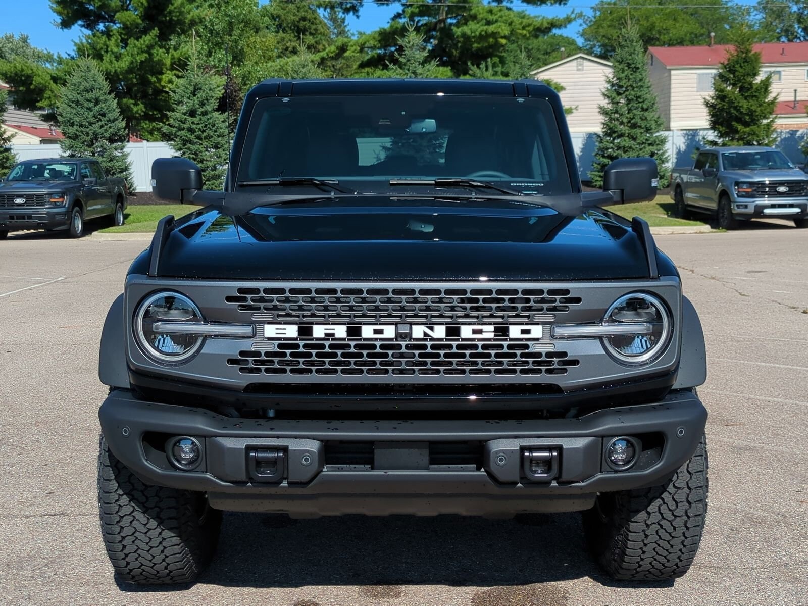 2025 Ford Bronco Badlands photo 2