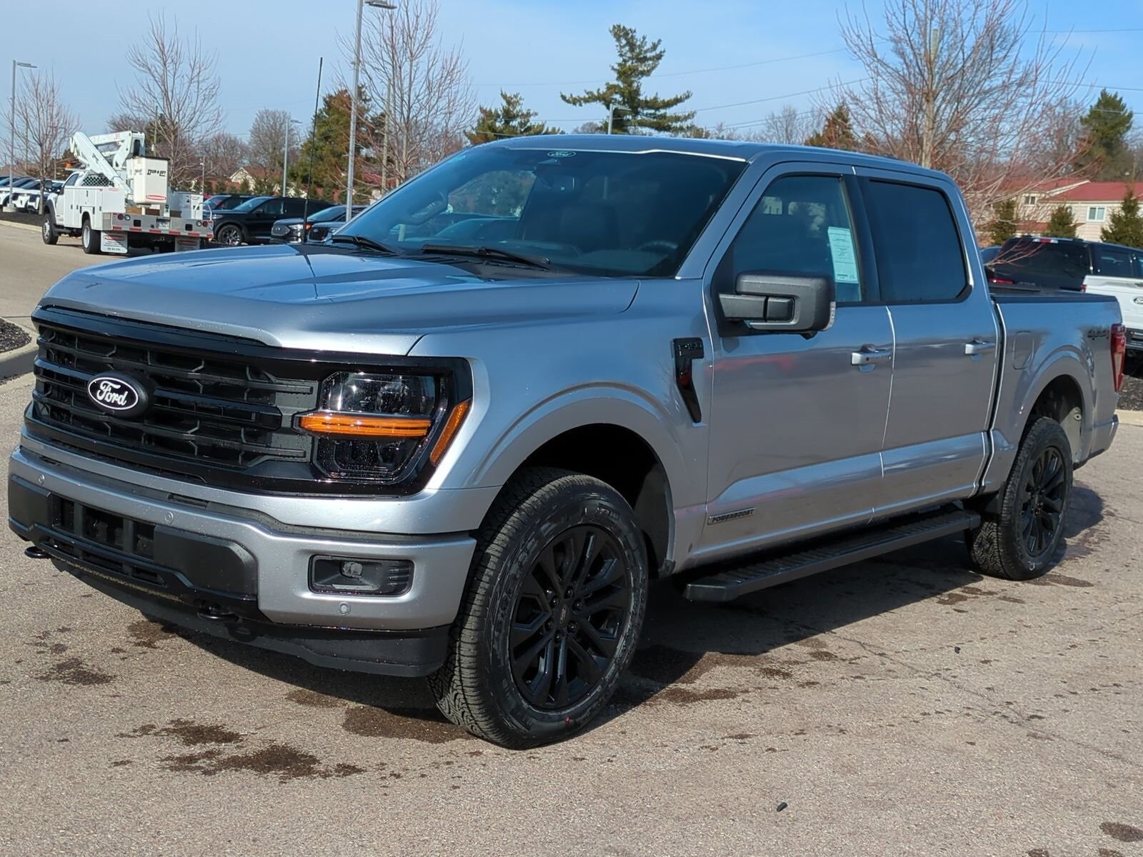 2025 Ford F-150 XLT photo 4