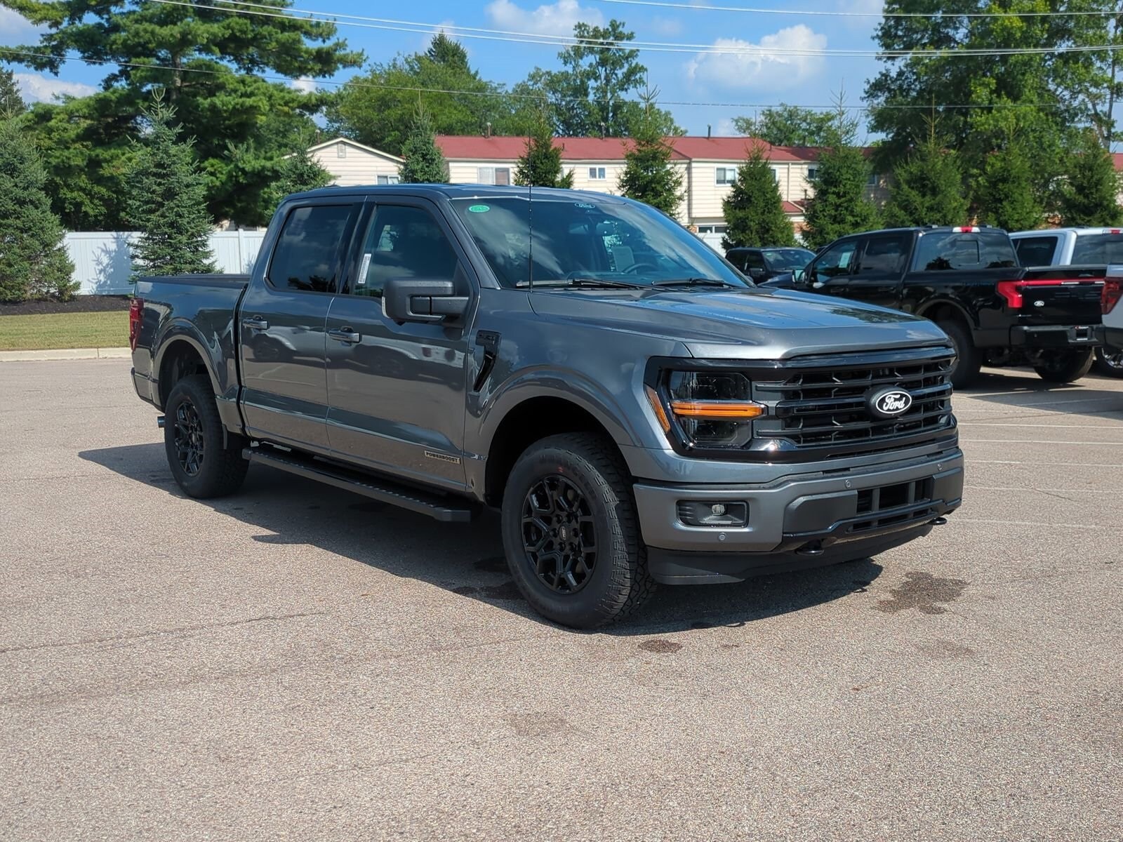 2025 Ford F-150 XLT photo 2