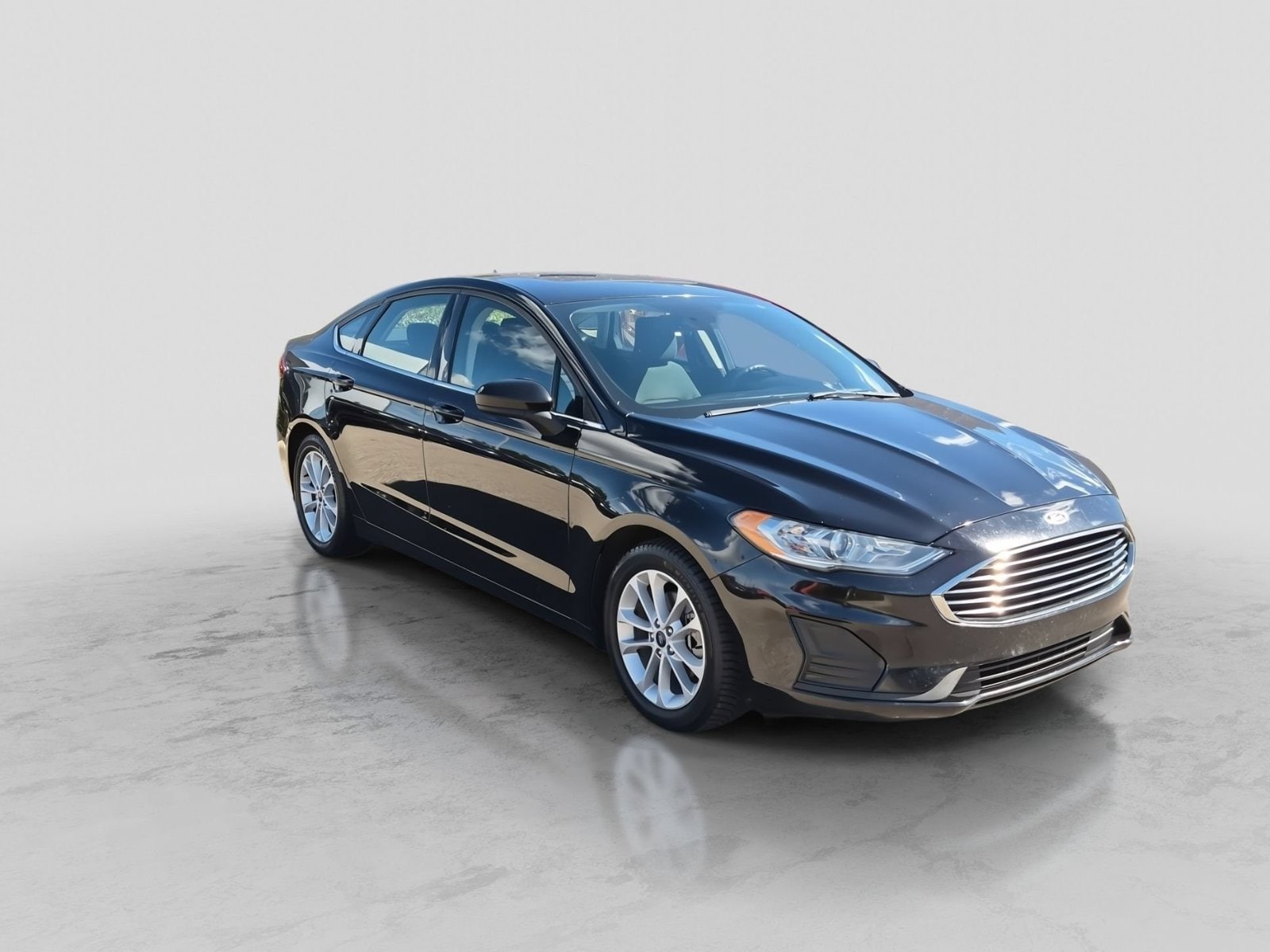 Used 2019 Ford Fusion SE with VIN 3FA6P0HD8KR231153 for sale in Waterford Township, MI