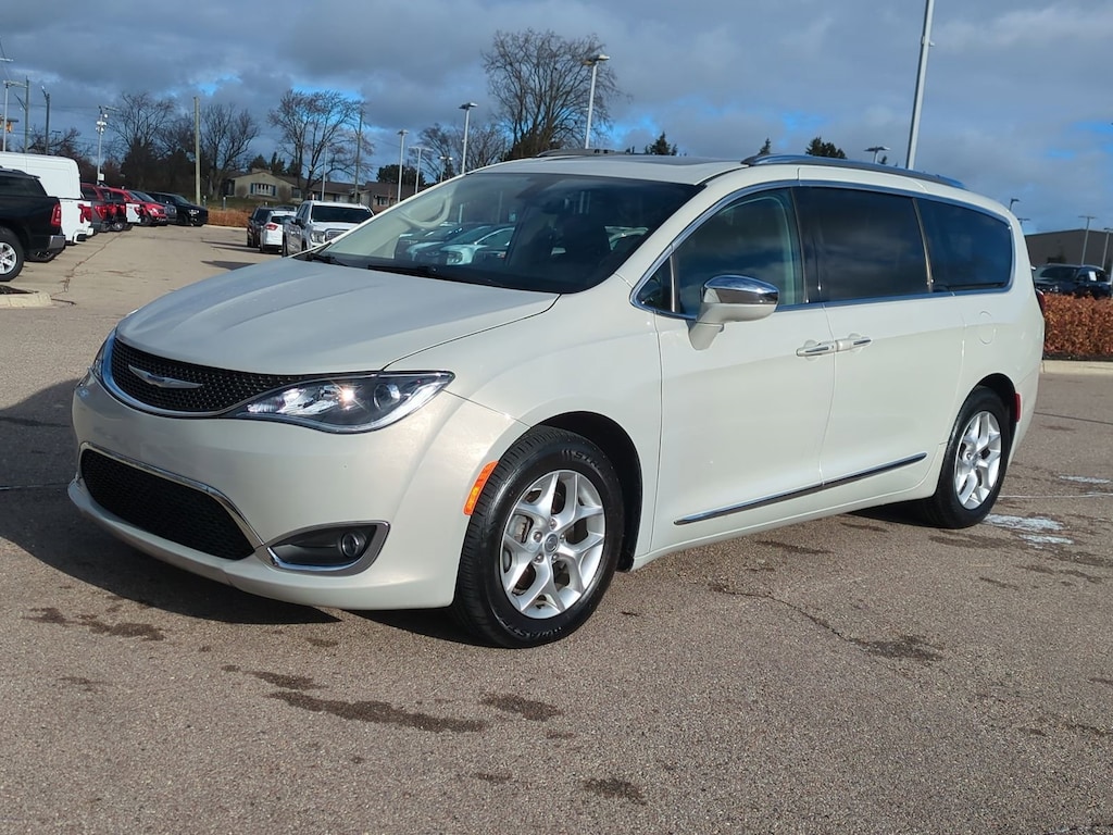 Used 2020 Chrysler Pacifica Limited Minivan/Van