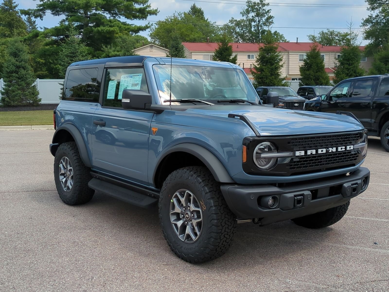 2025 Ford Bronco Badlands photo 2