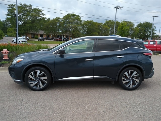 Used 2016 Nissan Murano SL with VIN 5N1AZ2MH7GN135846 for sale in Waterford, MI