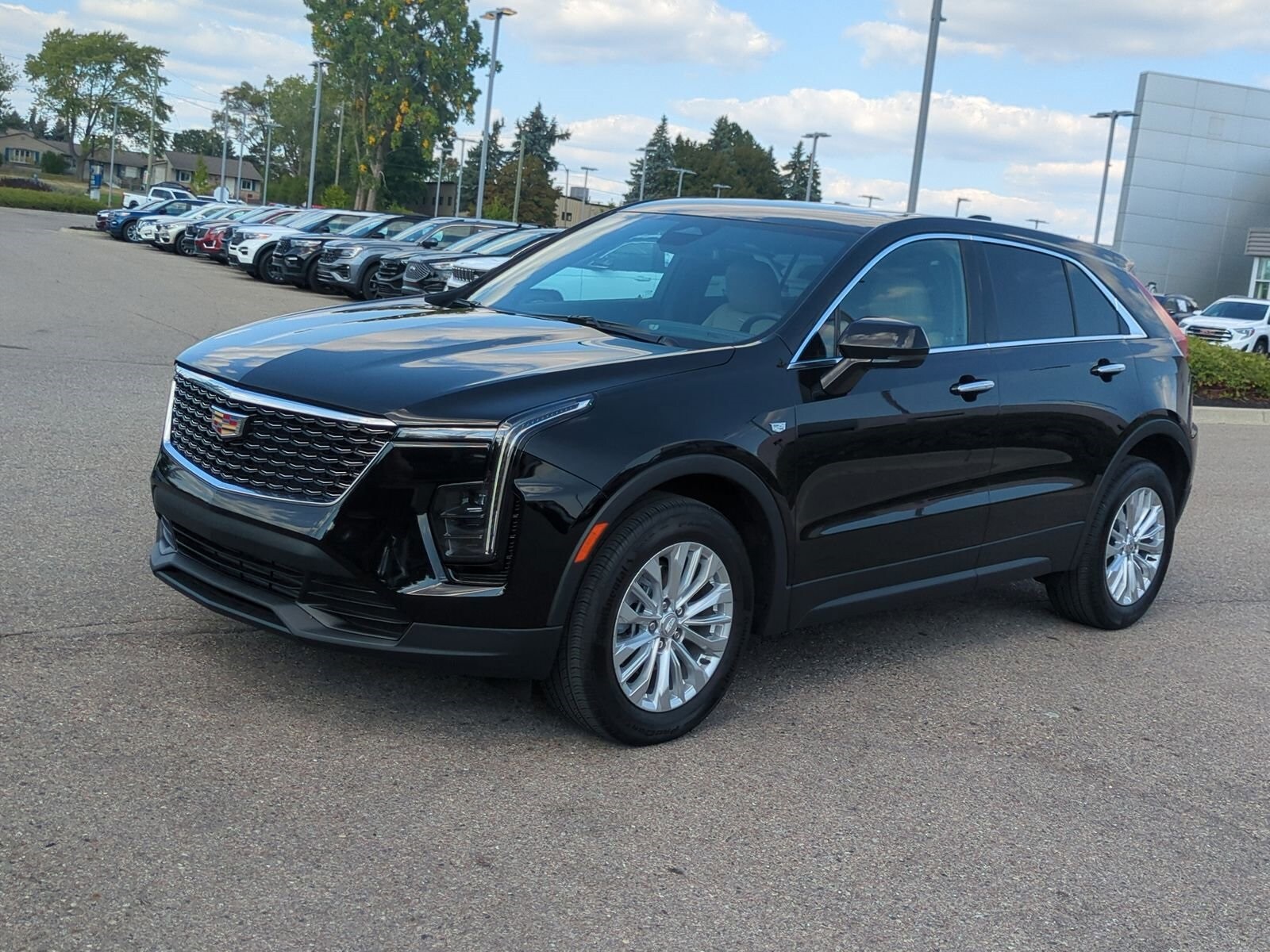 2024 Cadillac XT4 Luxury photo 4