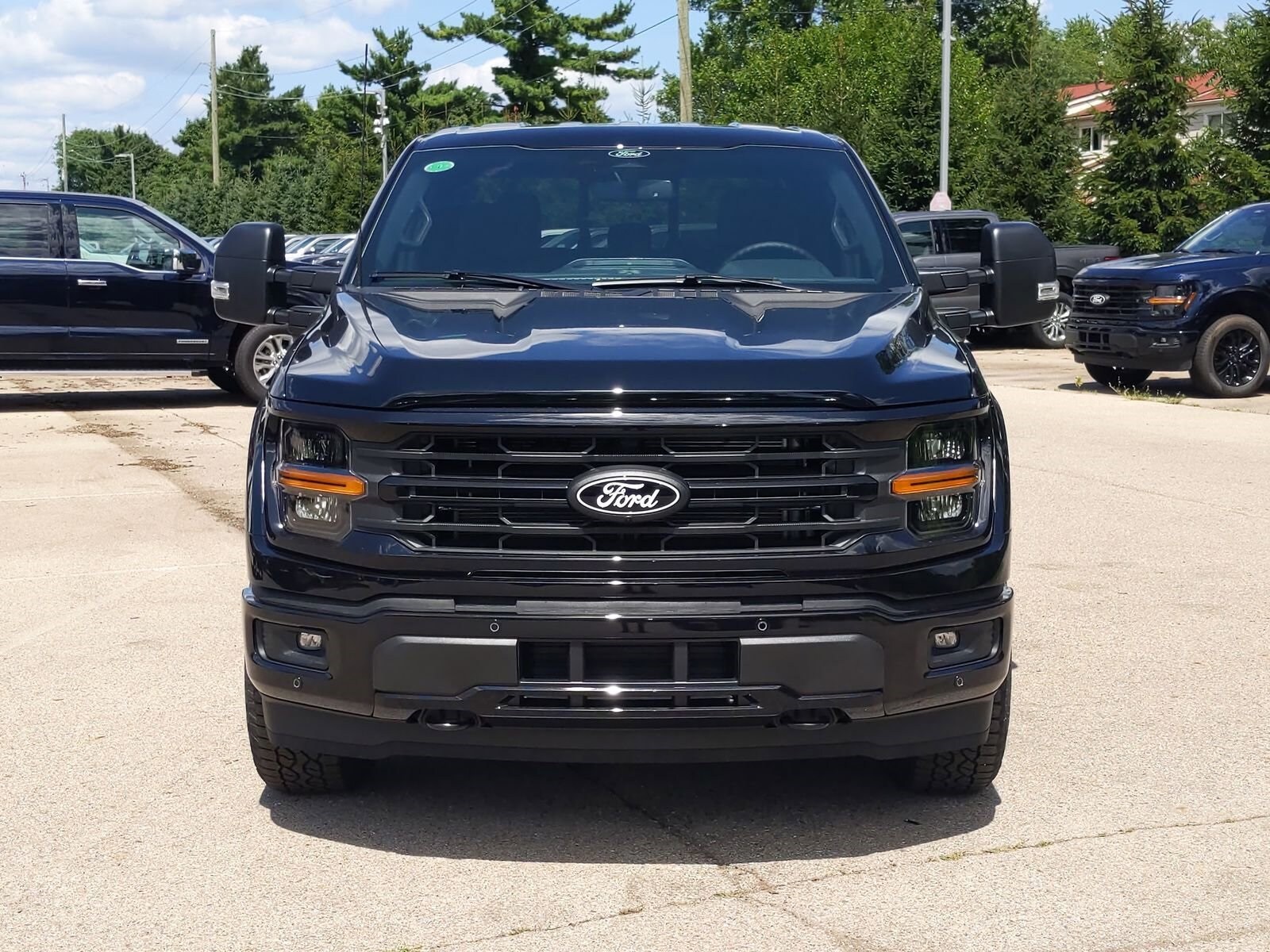 2025 Ford F-150 XLT photo 3