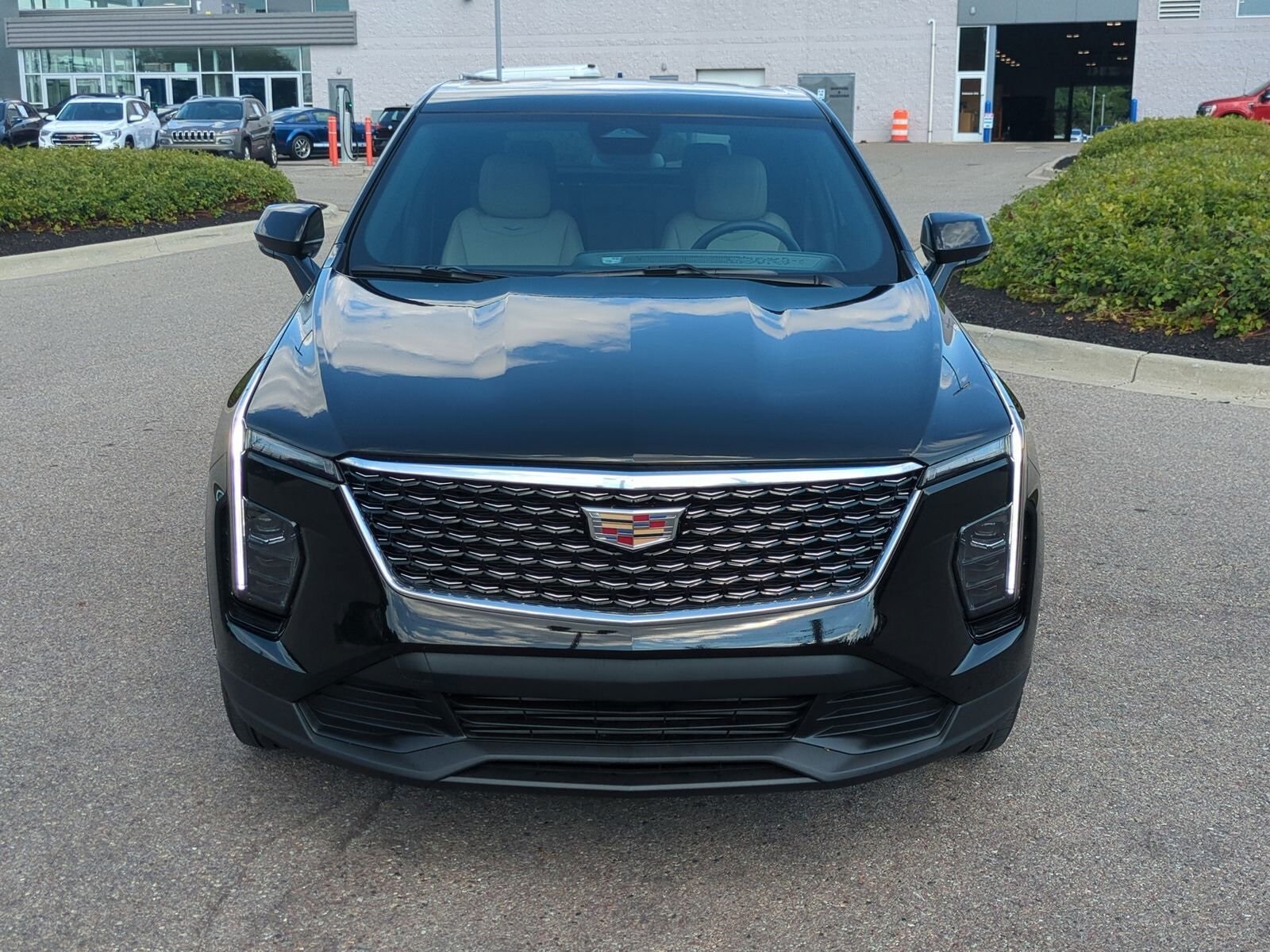 2024 Cadillac XT4 Luxury photo 3