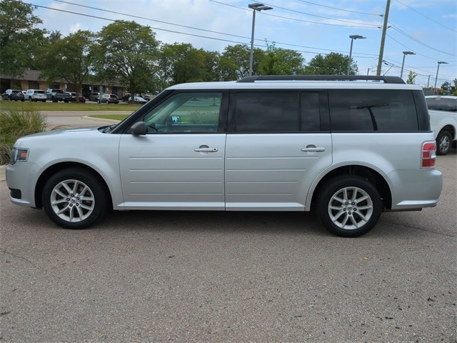 Used 2016 Ford Flex SE with VIN 2FMGK5B80GBA14025 for sale in Waterford, MI