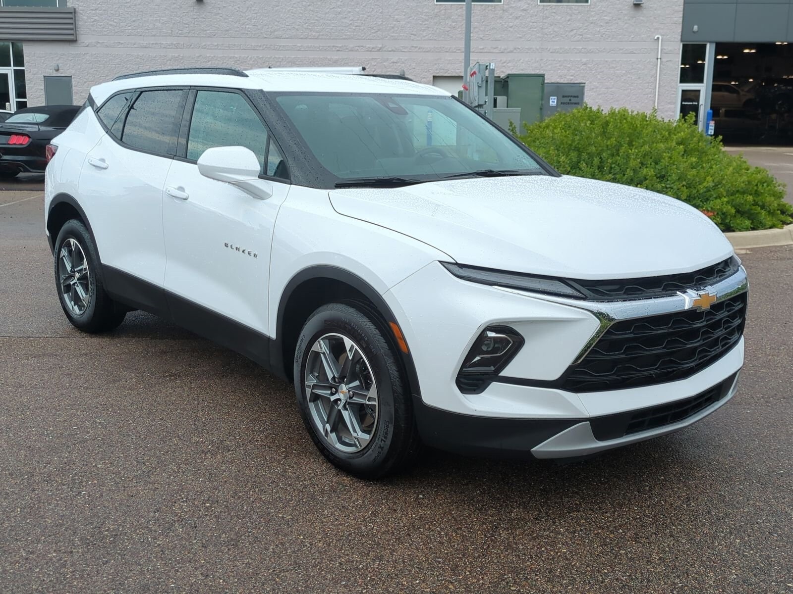2025 Chevrolet Blazer photo 2