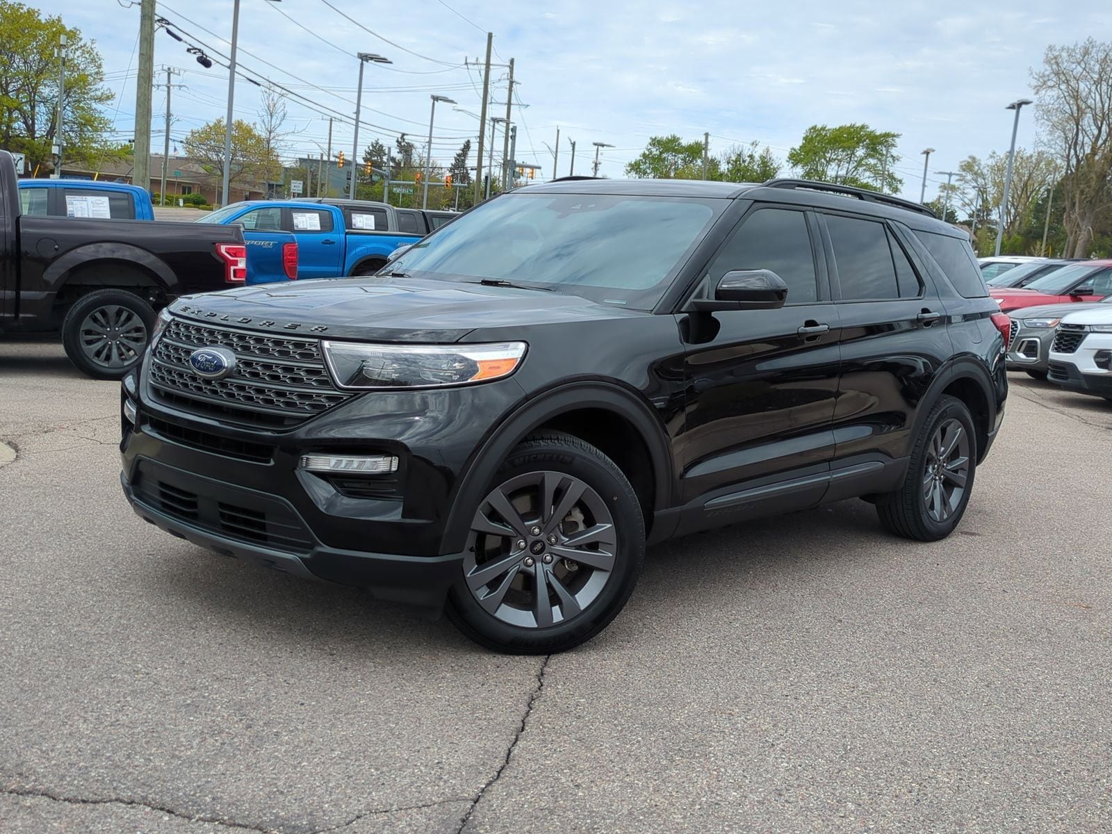 2024 Ford Explorer XLT 4WD's photo