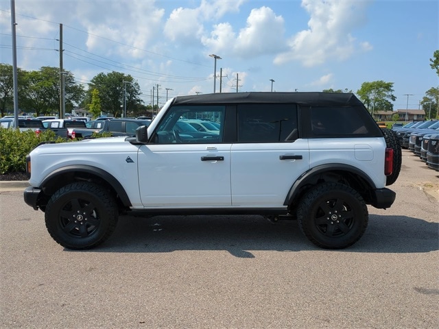 Used 2022 Ford Bronco 4-Door Black Diamond with VIN 1FMEE5BP8NLB72258 for sale in Waterford, MI