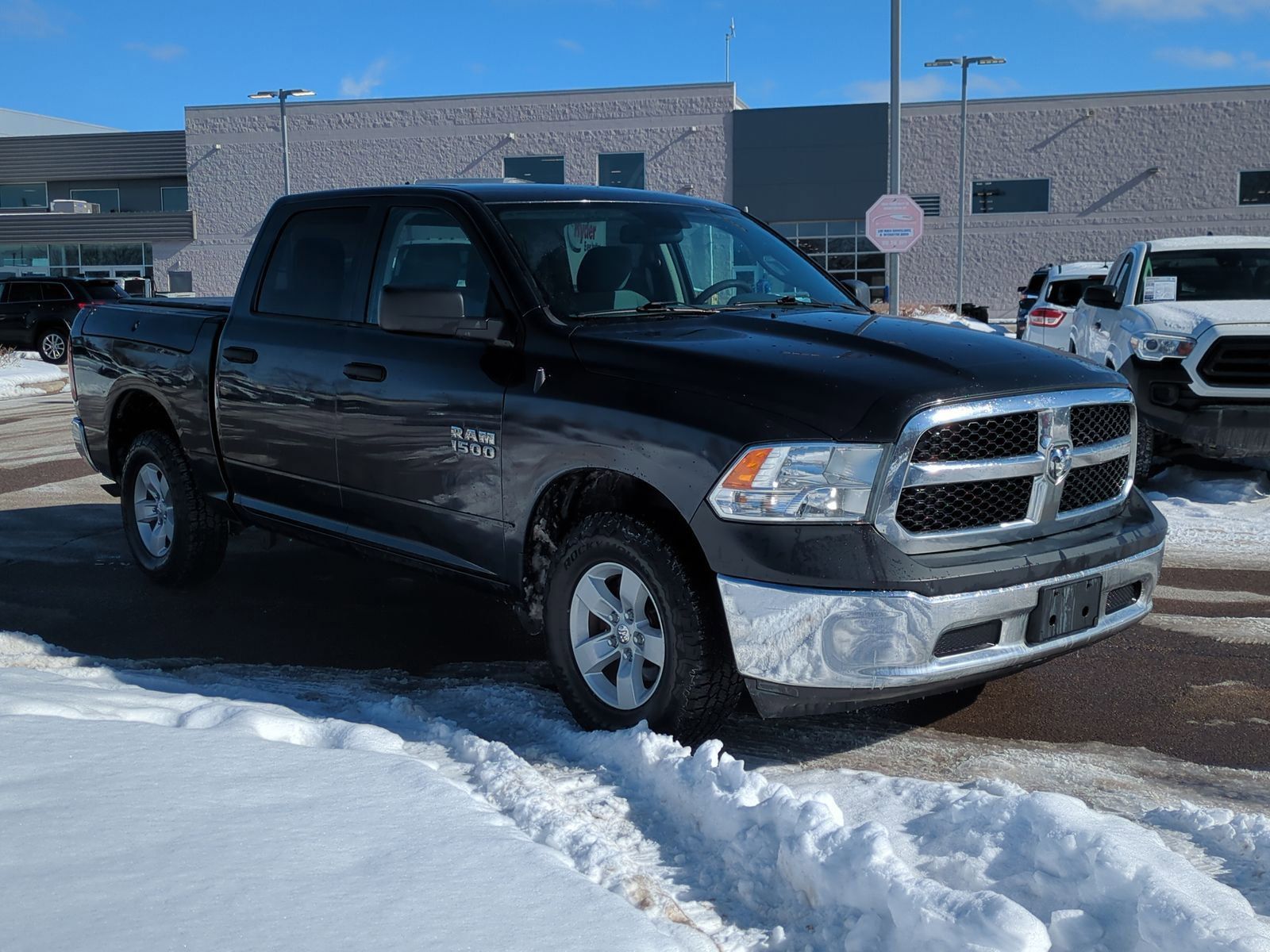 Used 2018 RAM Ram 1500 ST with VIN 1C6RR7KG5JS286070 for sale in Waterford Township, MI