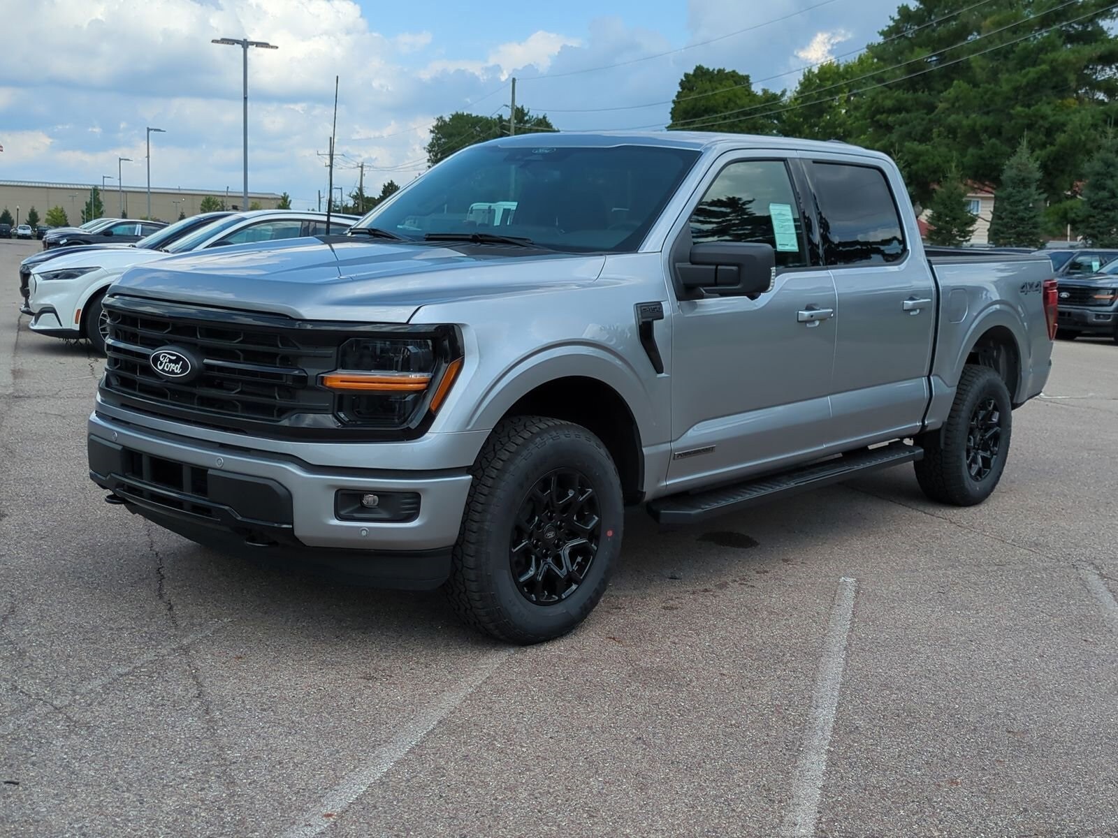2025 Ford F-150 XLT photo 4