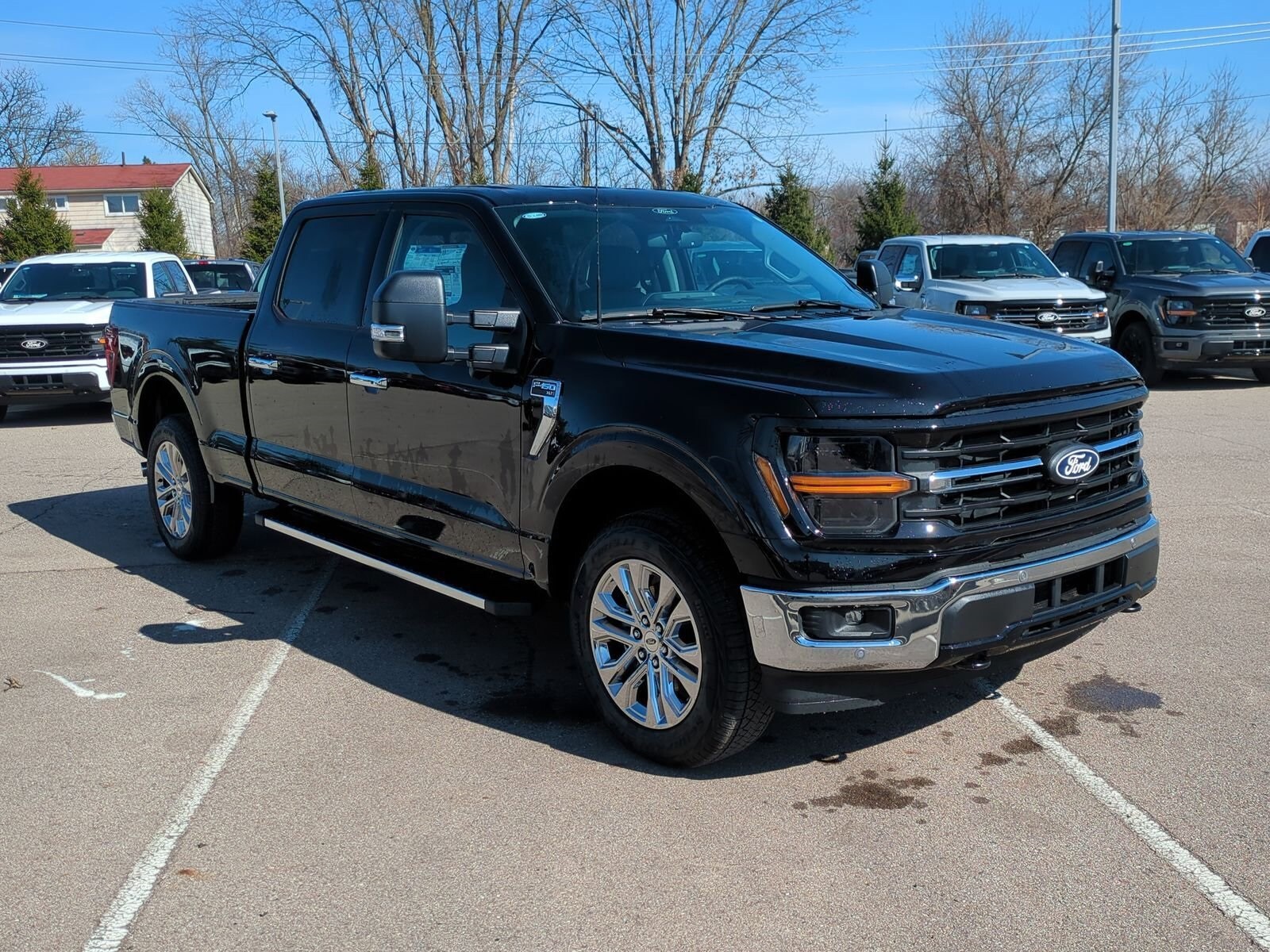 2025 Ford F-150 XLT photo 2