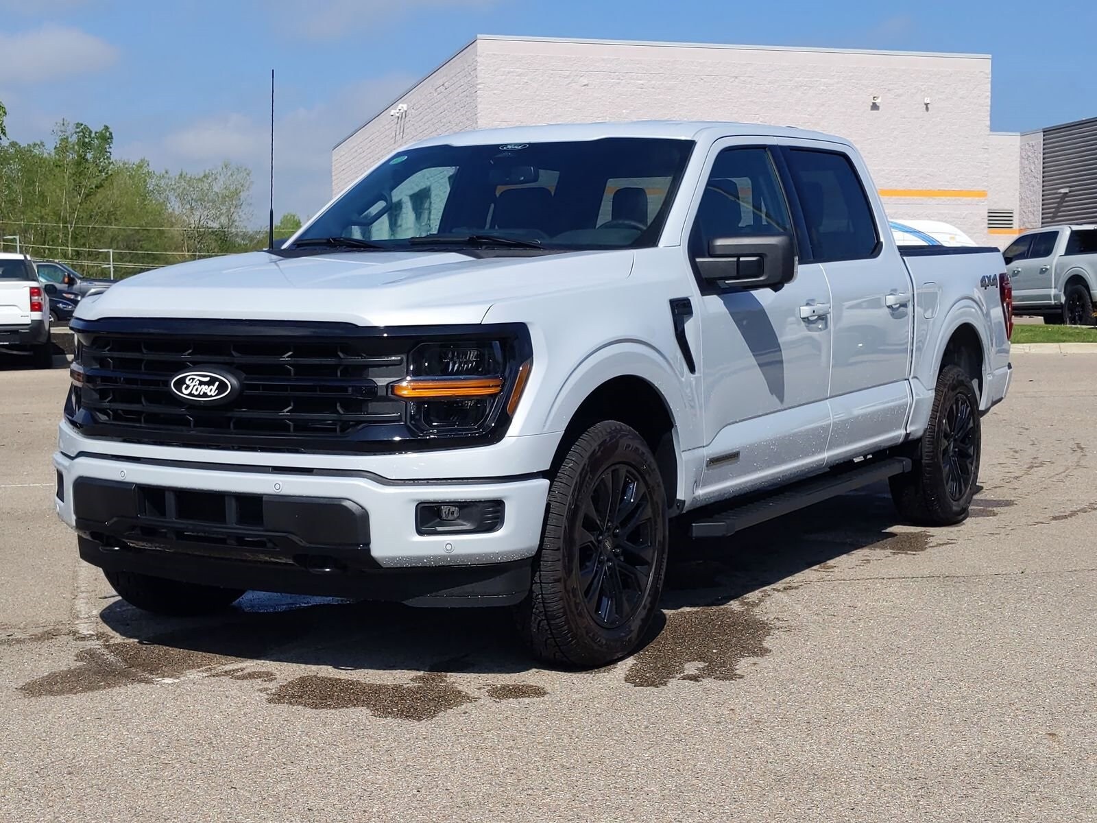 2025 Ford F-150 XLT photo 4