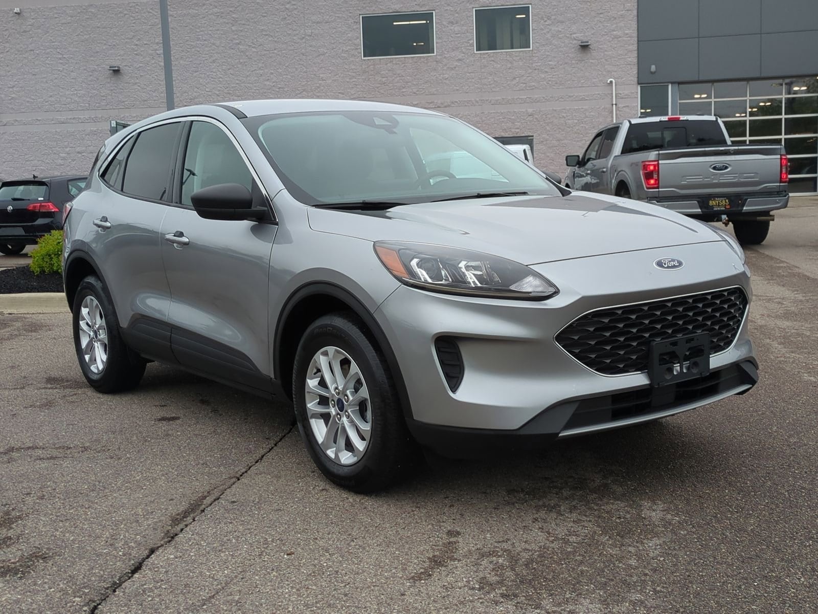 Used 2022 Ford Escape SE with VIN 1FMCU9G61NUB59685 for sale in Waterford, MI