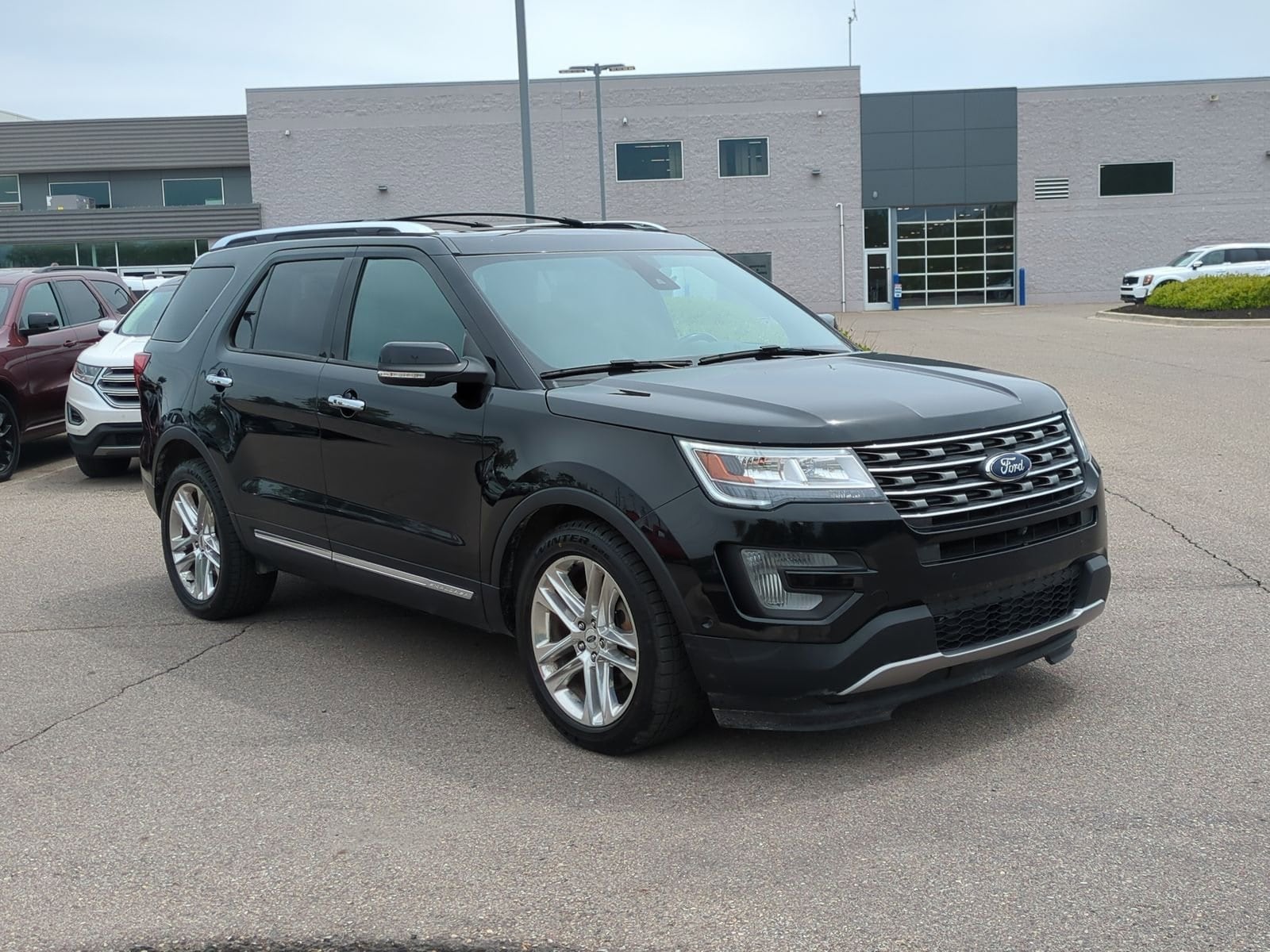 Used 2017 Ford Explorer Limited with VIN 1FM5K8F82HGD60753 for sale in Waterford, MI