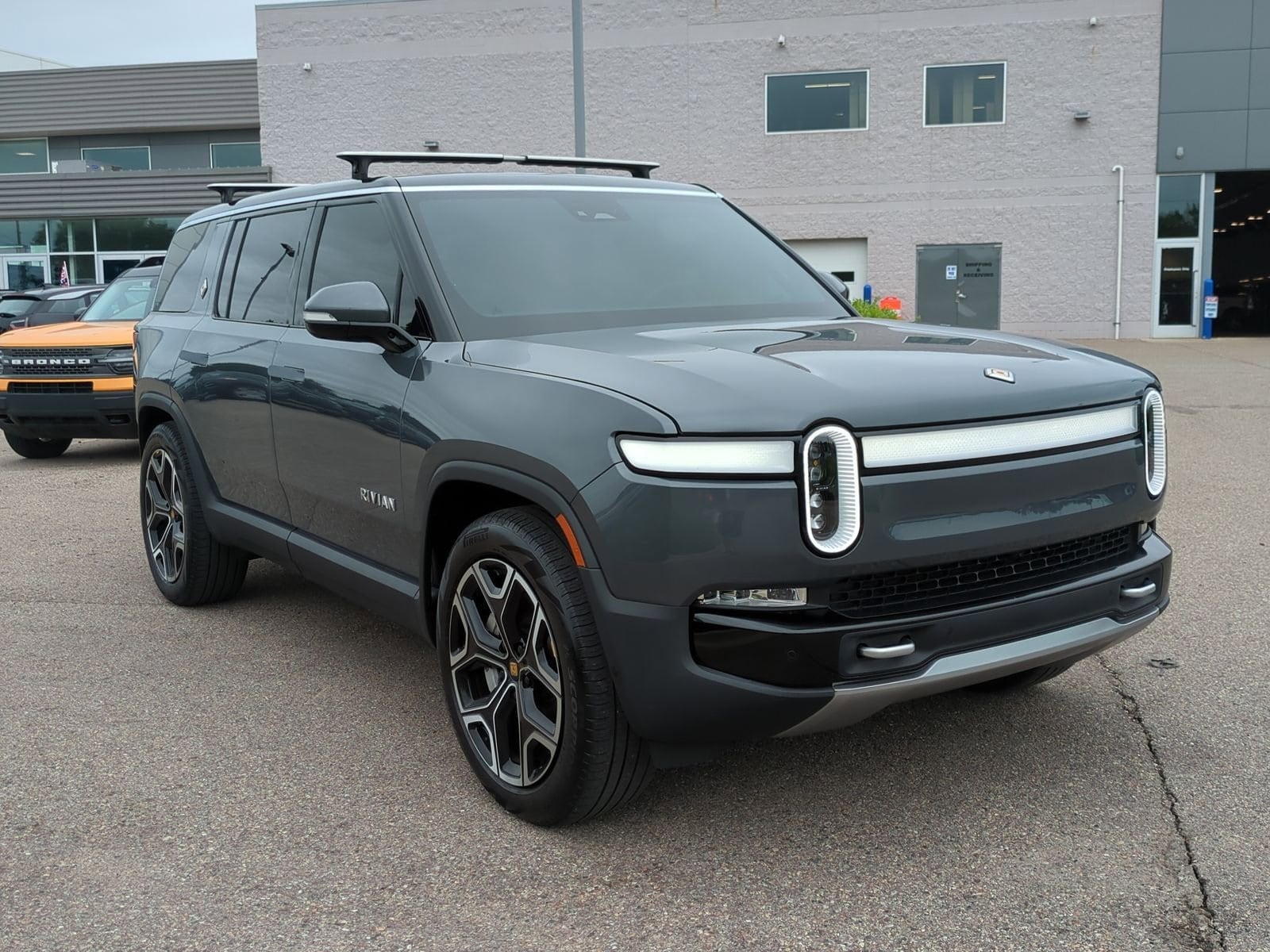 Used 2024 Rivian R1S Adventure with VIN 7PDSGCBA0RN042074 for sale in Waterford, MI