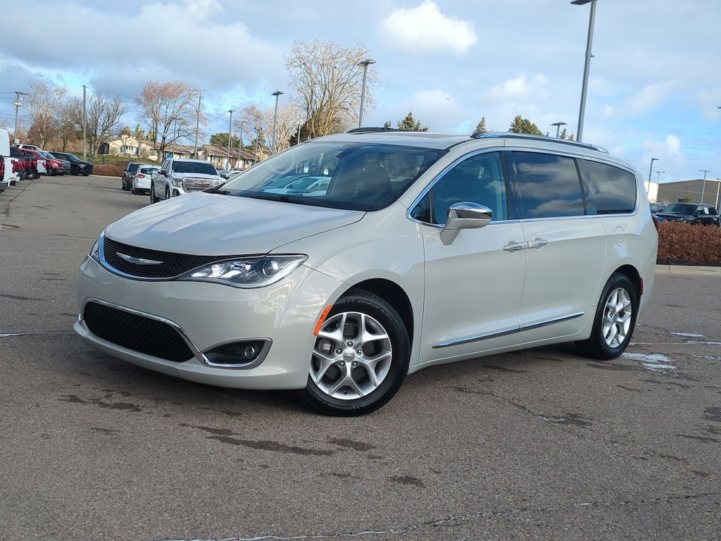 Used 2020 Chrysler Pacifica Limited Minivan/Van