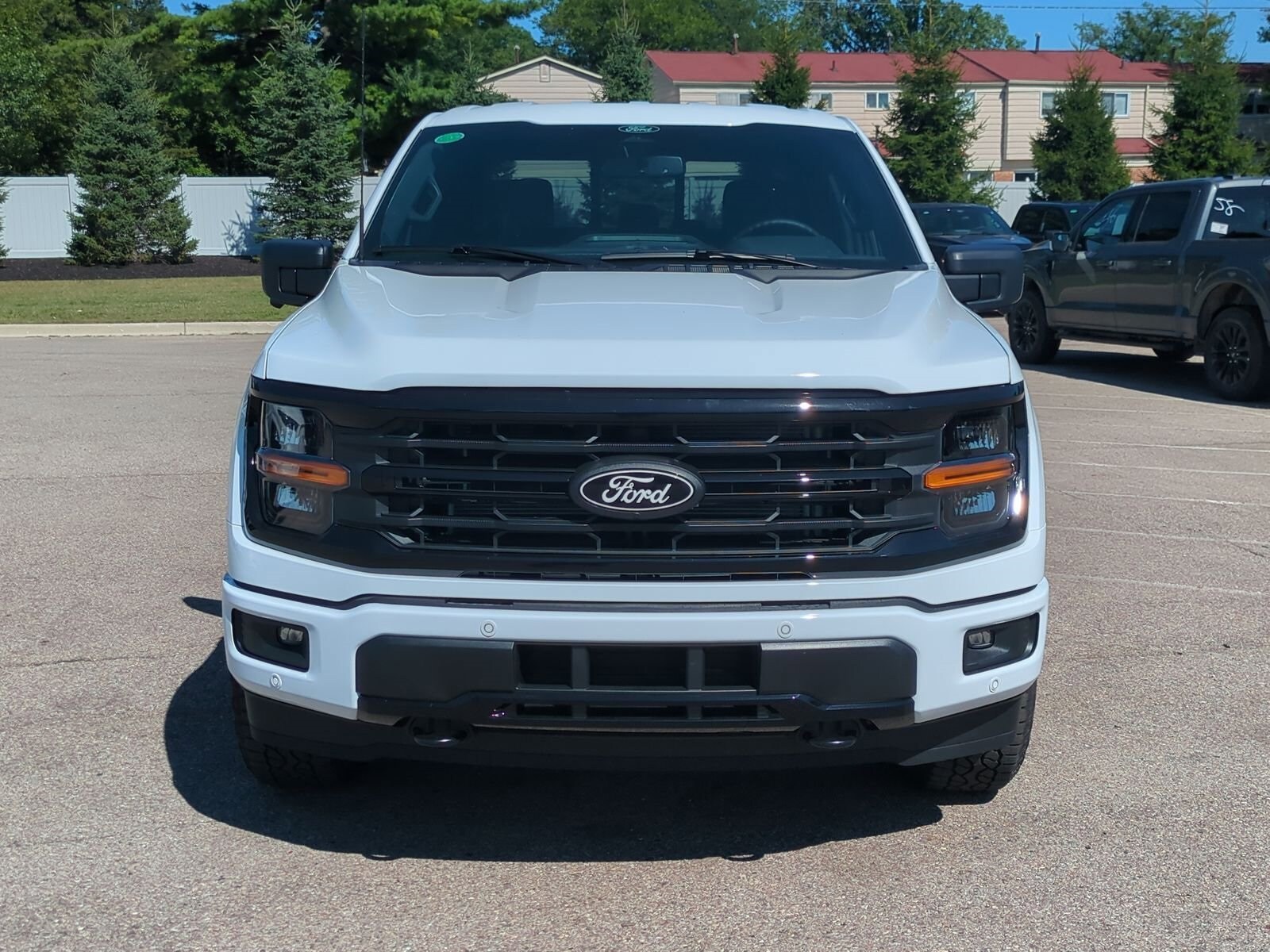 2025 Ford F-150 XLT photo 2