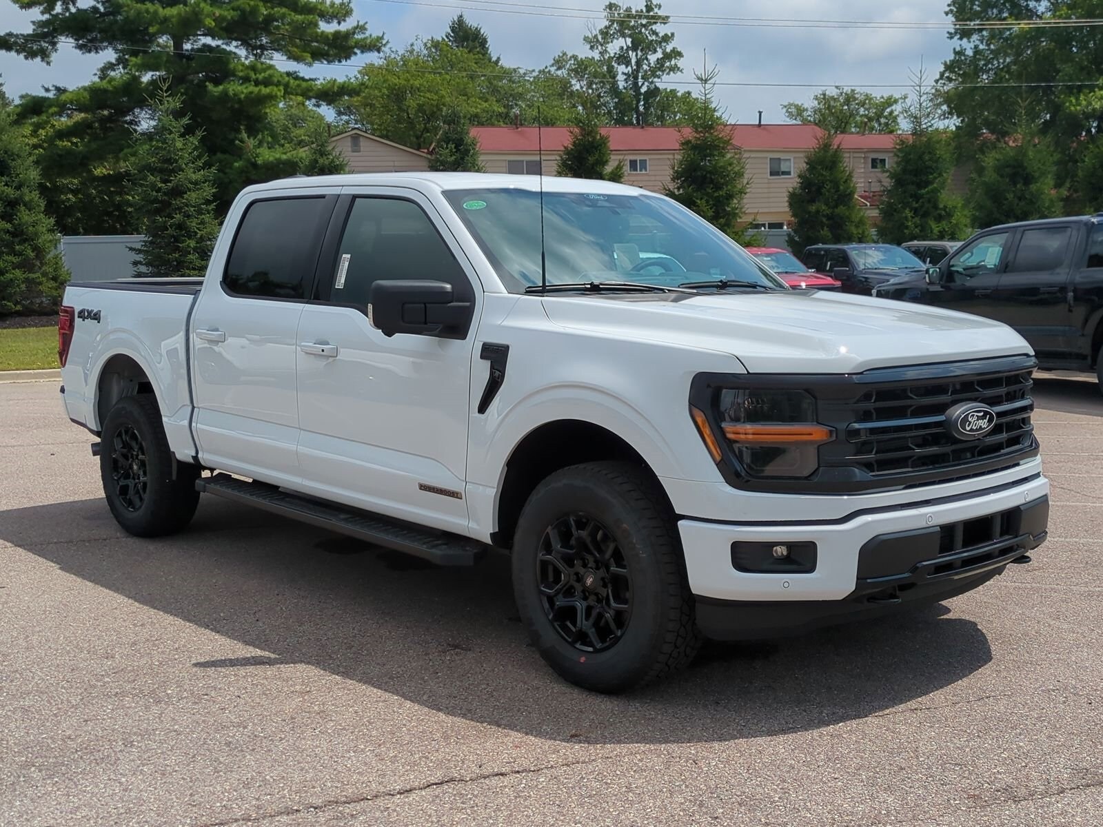 2025 Ford F-150 XLT photo 2
