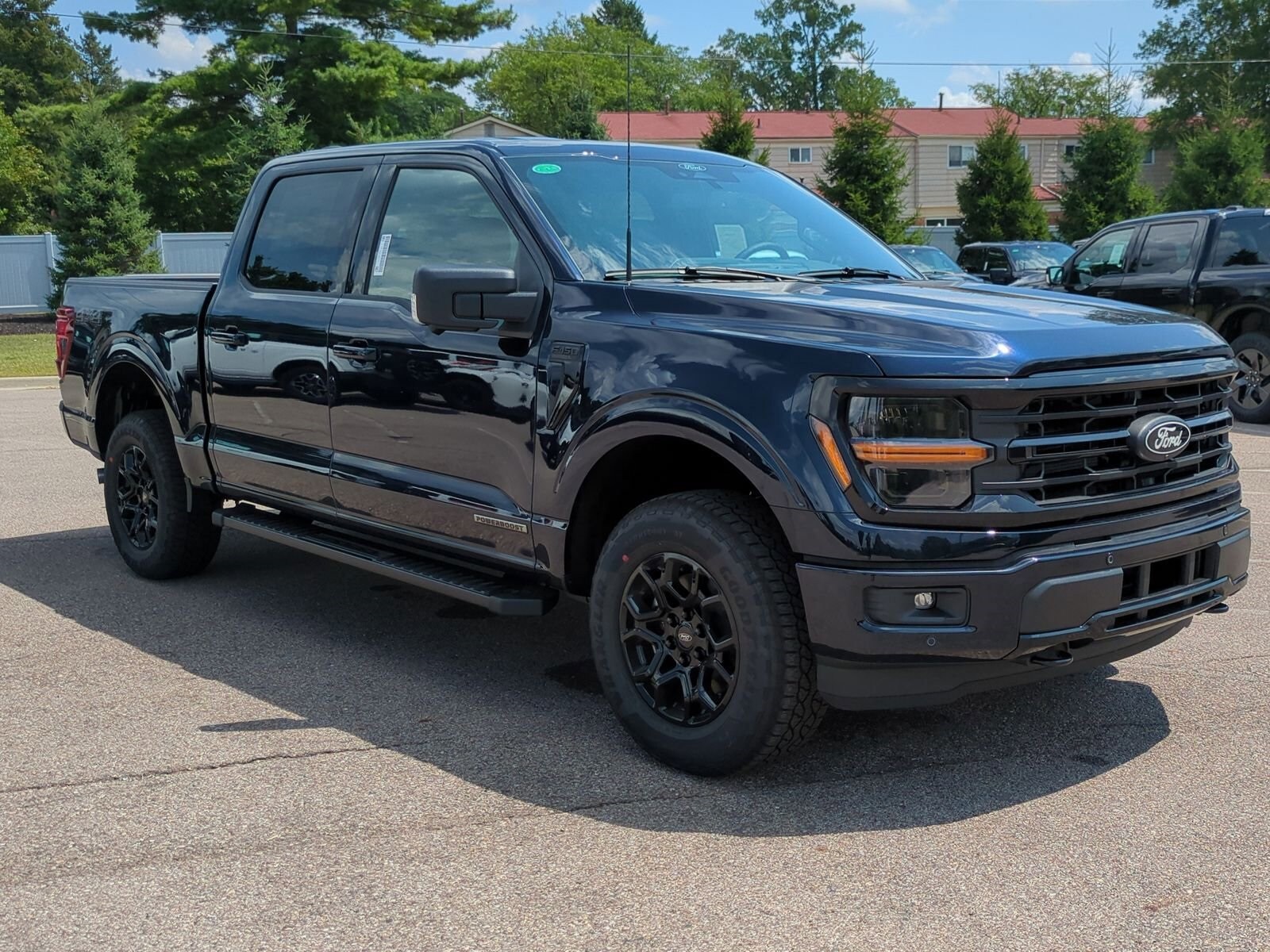 2025 Ford F-150 XLT photo 2