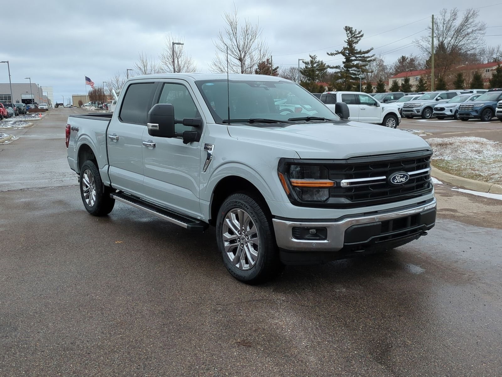 2024 Ford F-150 XLT photo 2