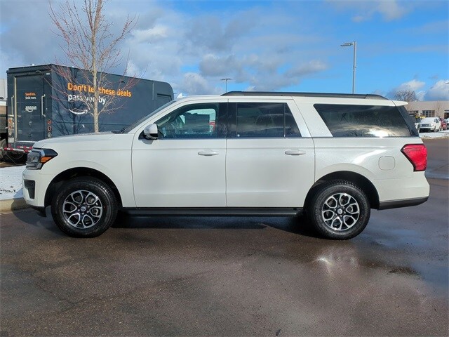 2024 Ford Expedition MAX XLT photo 2