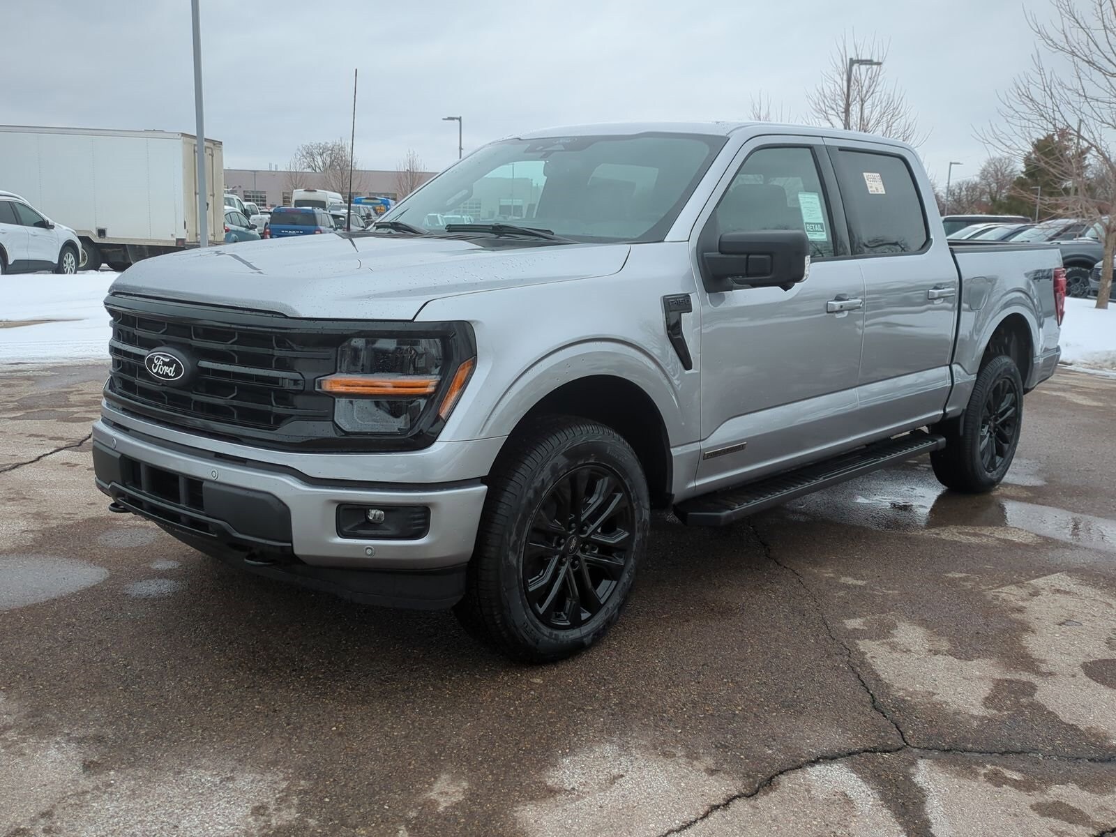 2025 Ford F-150 XLT photo 4