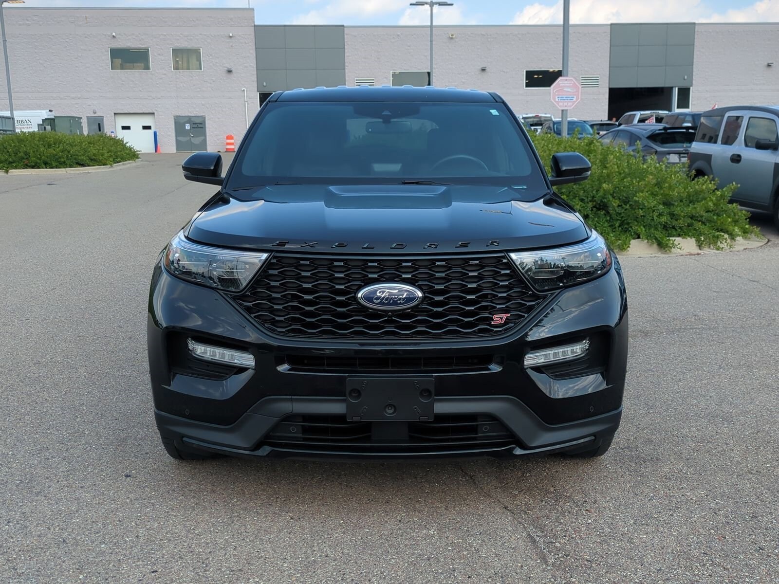2022 Ford Explorer ST photo 2