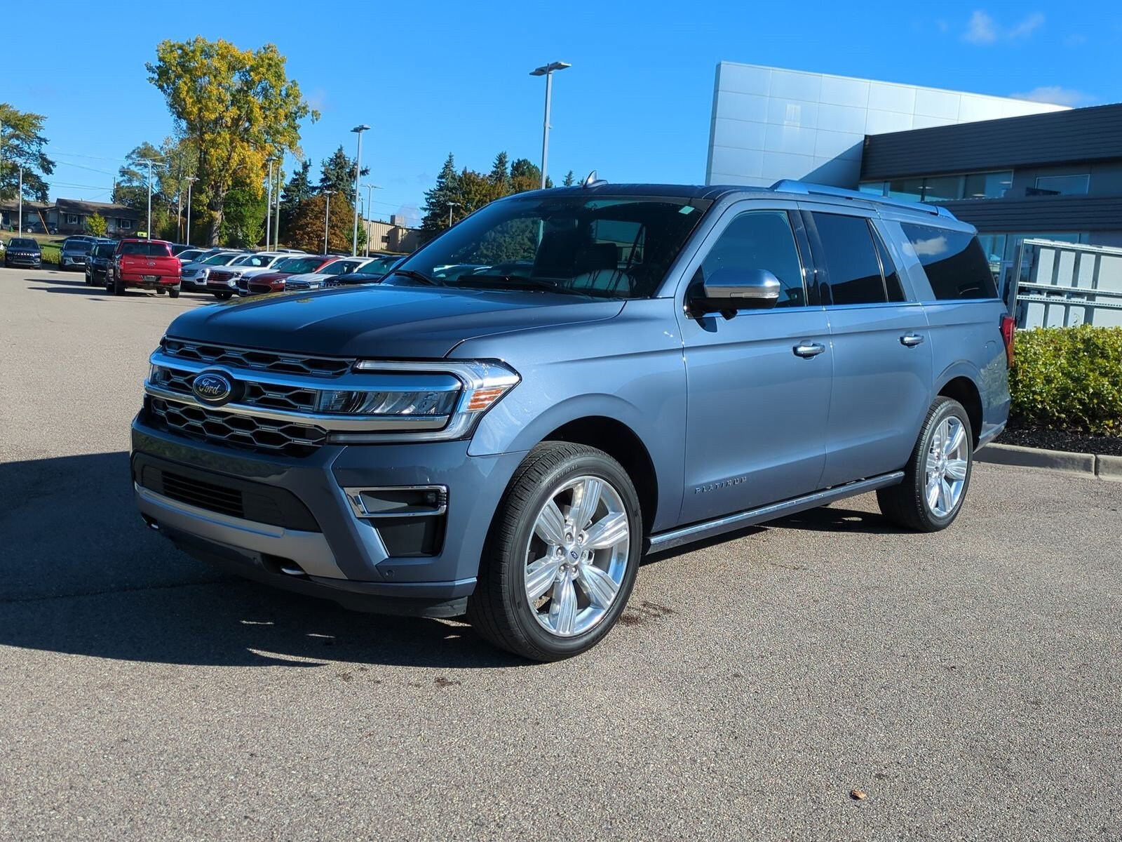 2023 Ford Expedition MAX Platinum photo 4