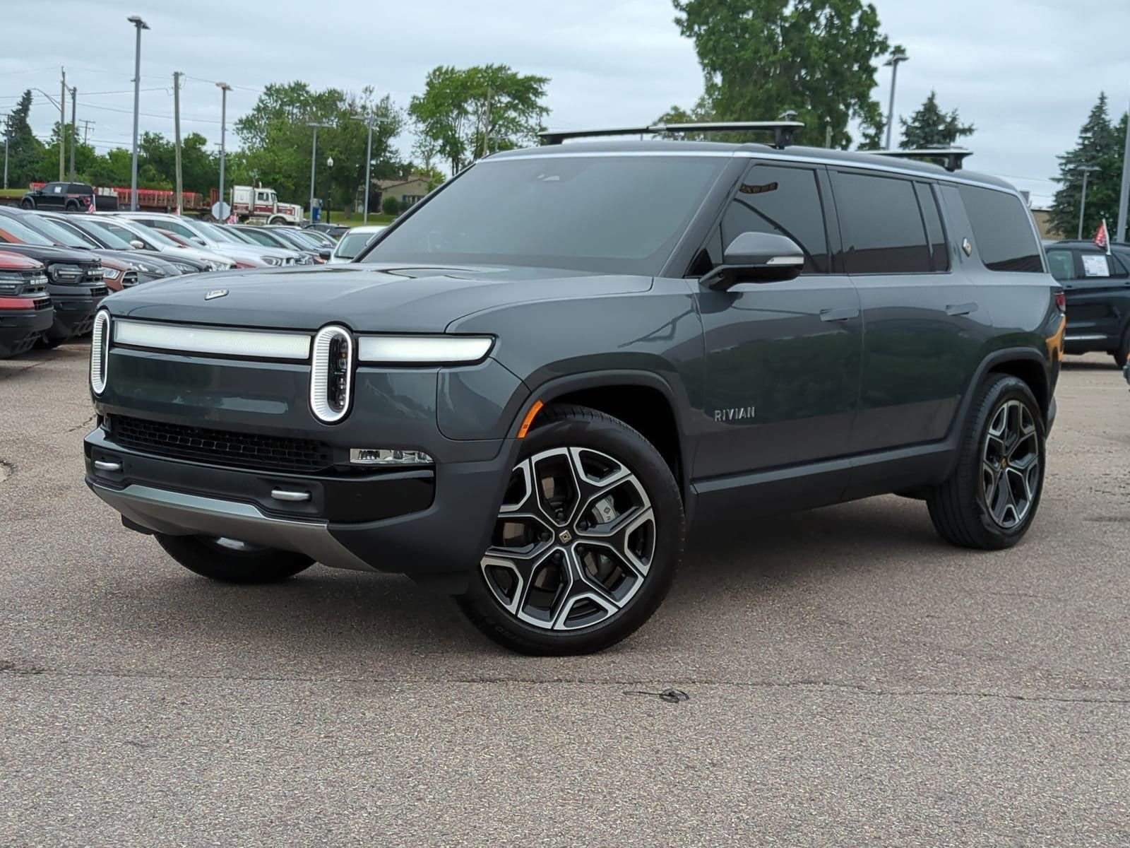 2024 Rivian R1S Adventure