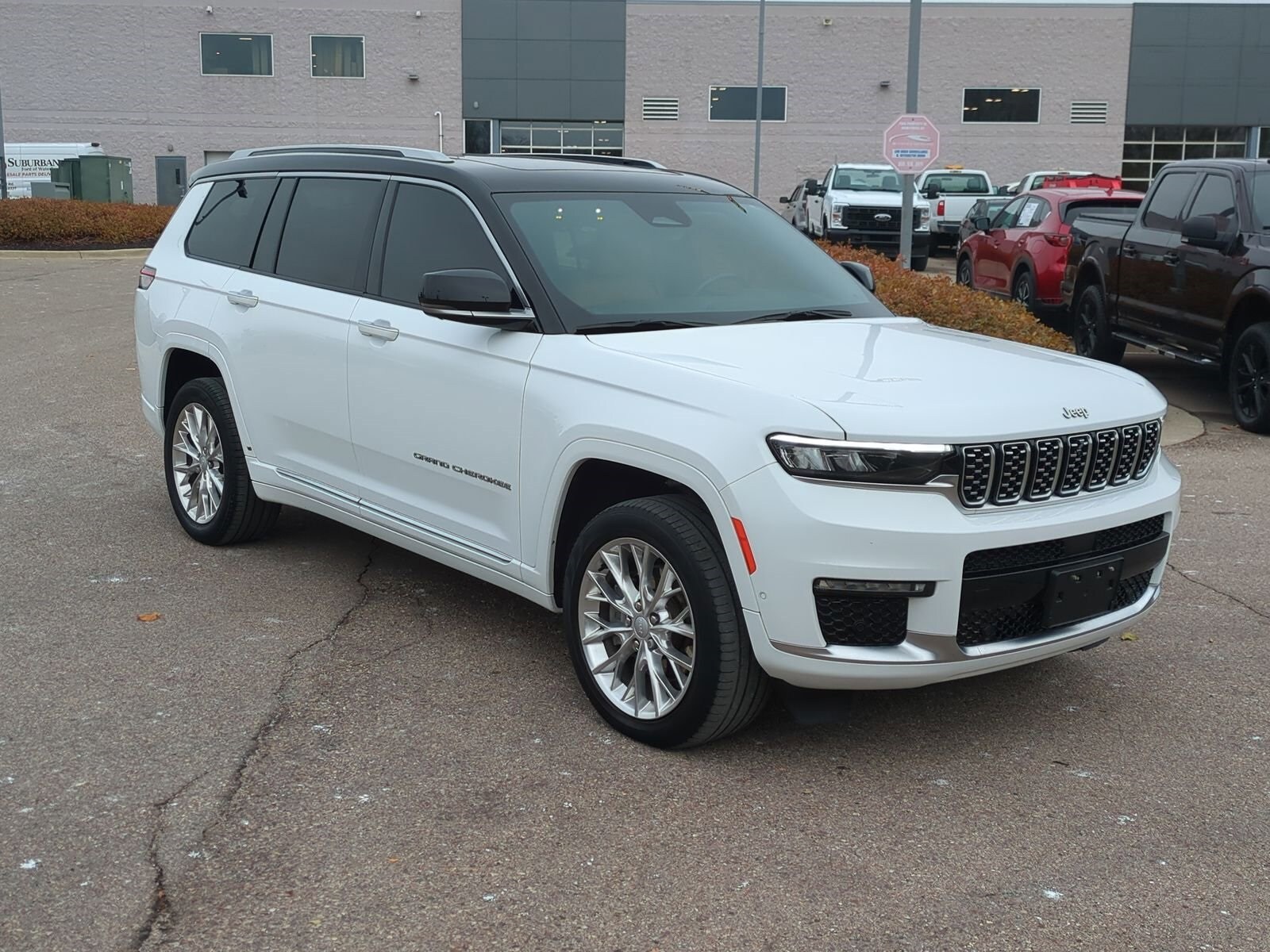 2021 Jeep Grand Cherokee L Summit photo 2