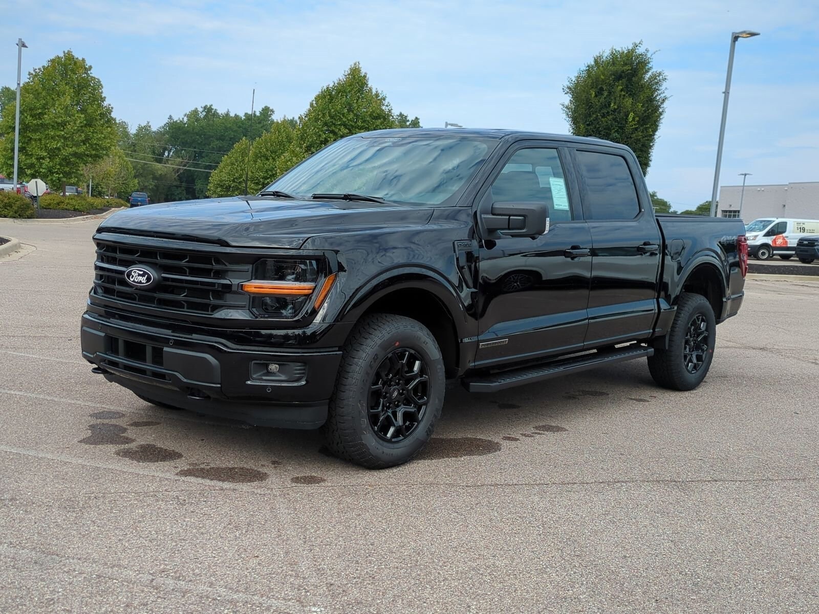 2025 Ford F-150 XLT photo 3