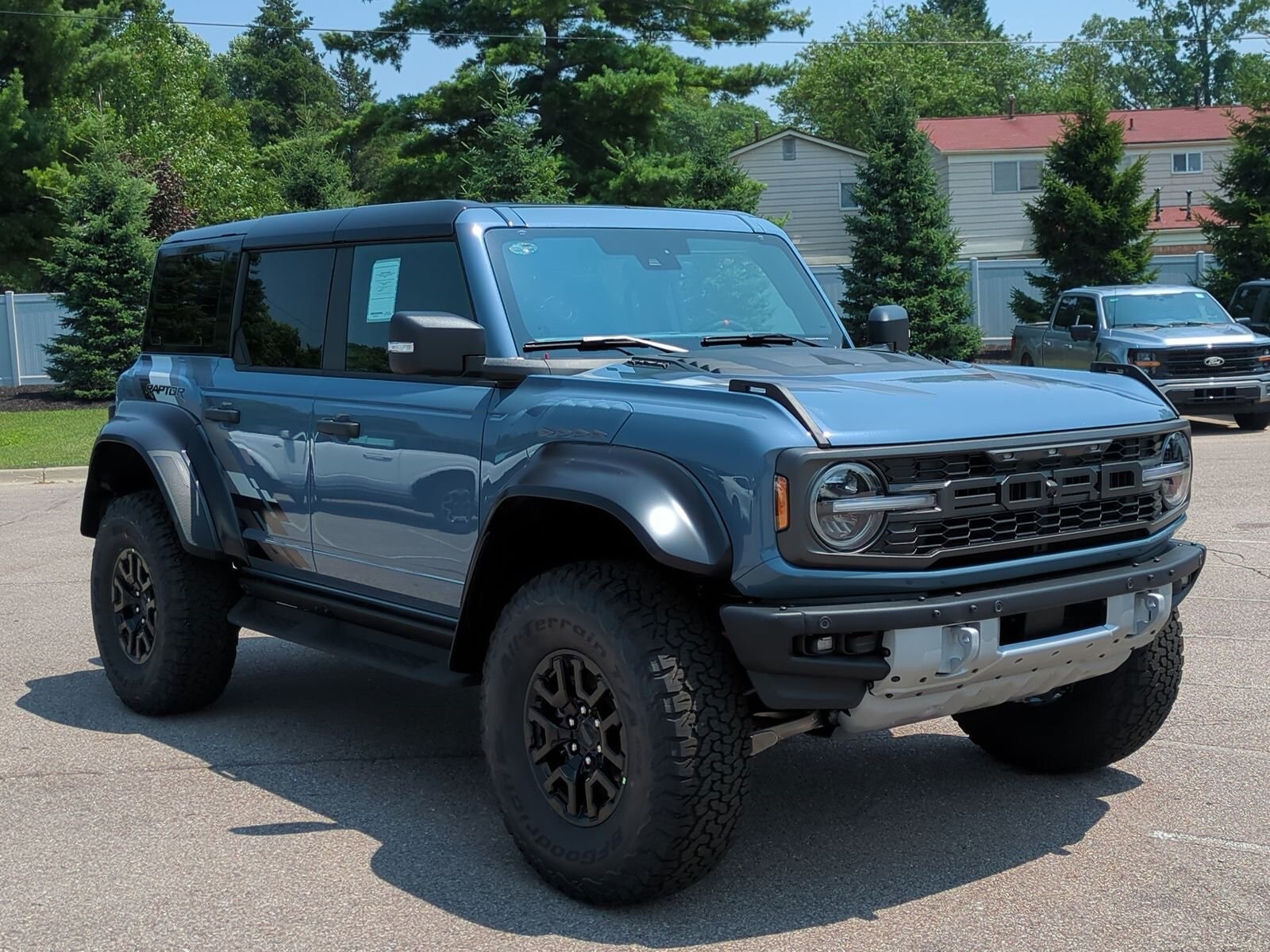 2025 Ford Bronco Raptor photo 2