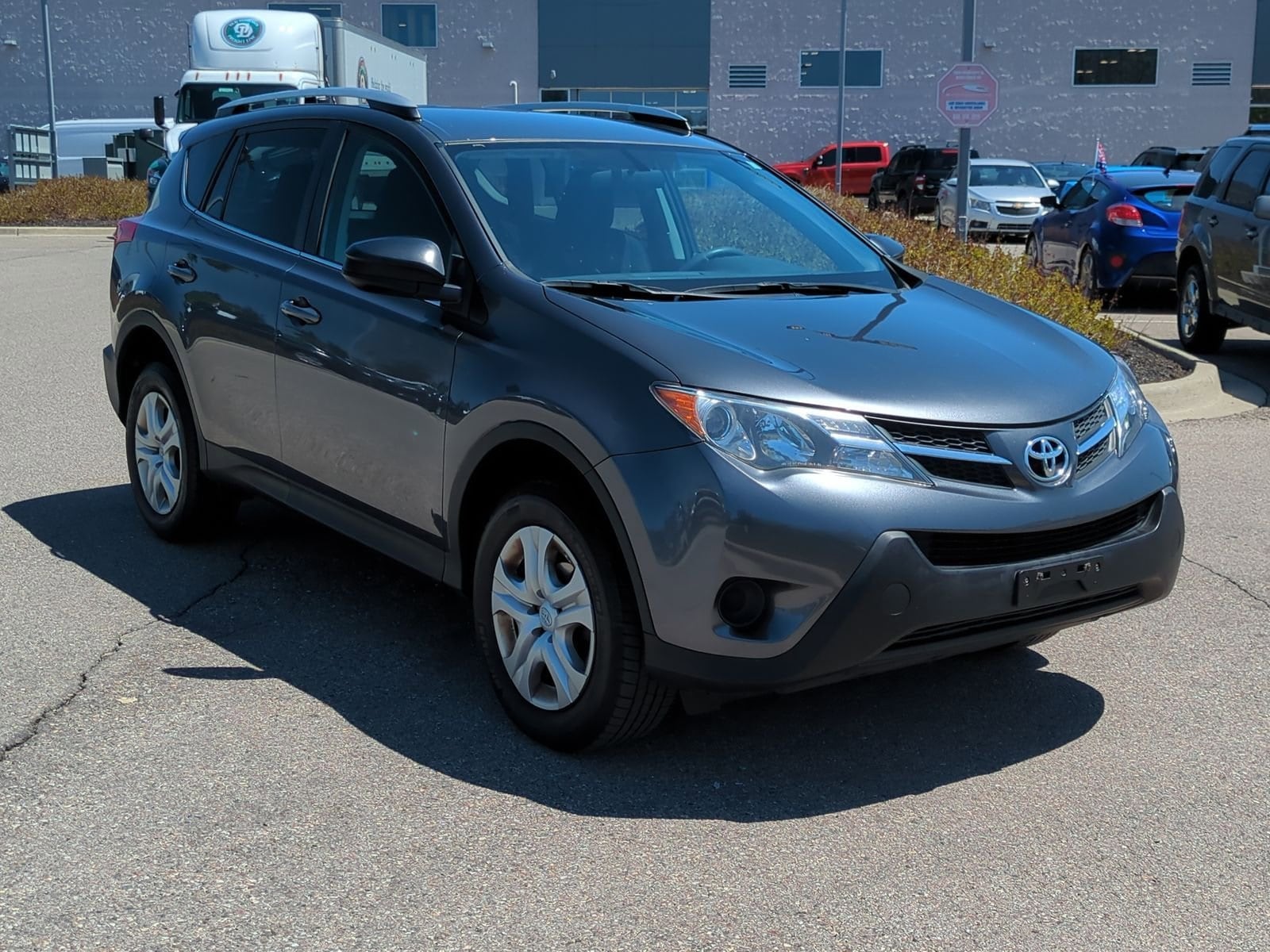 Used 2015 Toyota RAV4 LE with VIN 2T3BFREV6FW272167 for sale in Waterford, MI