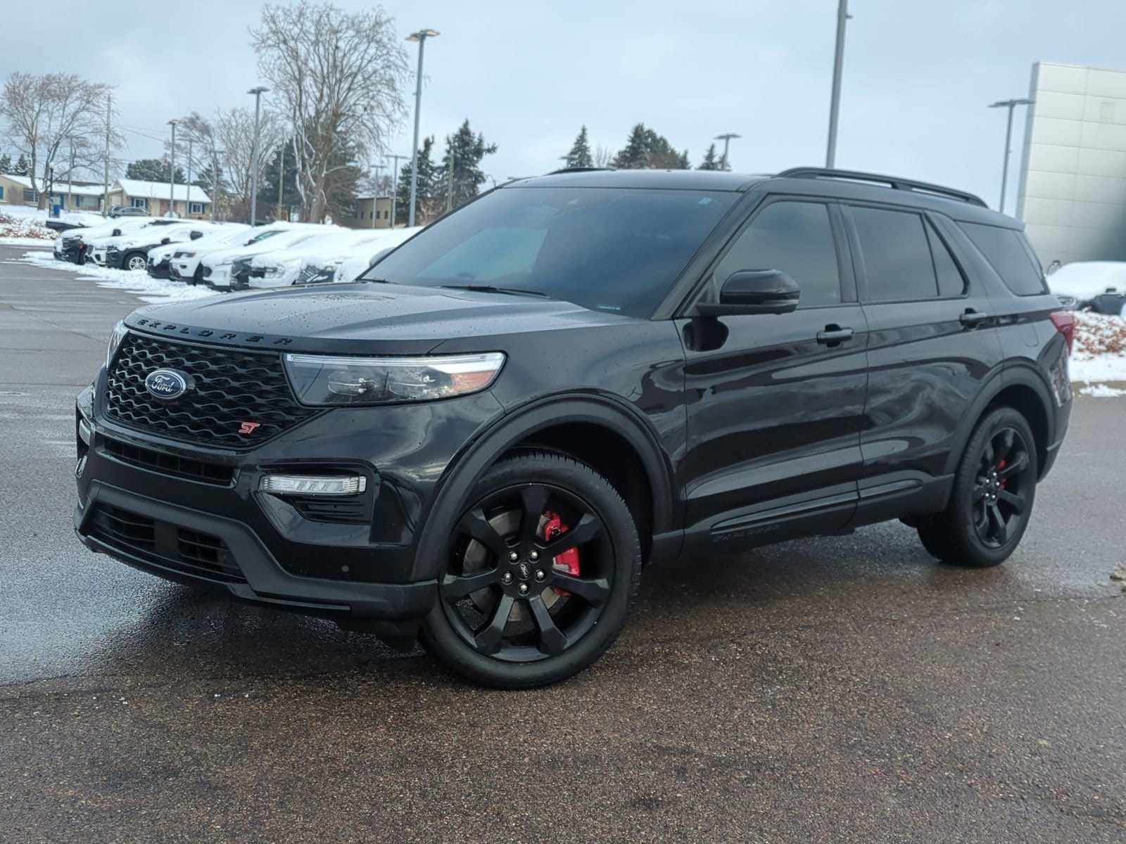 2023 Ford Explorer ST's photo