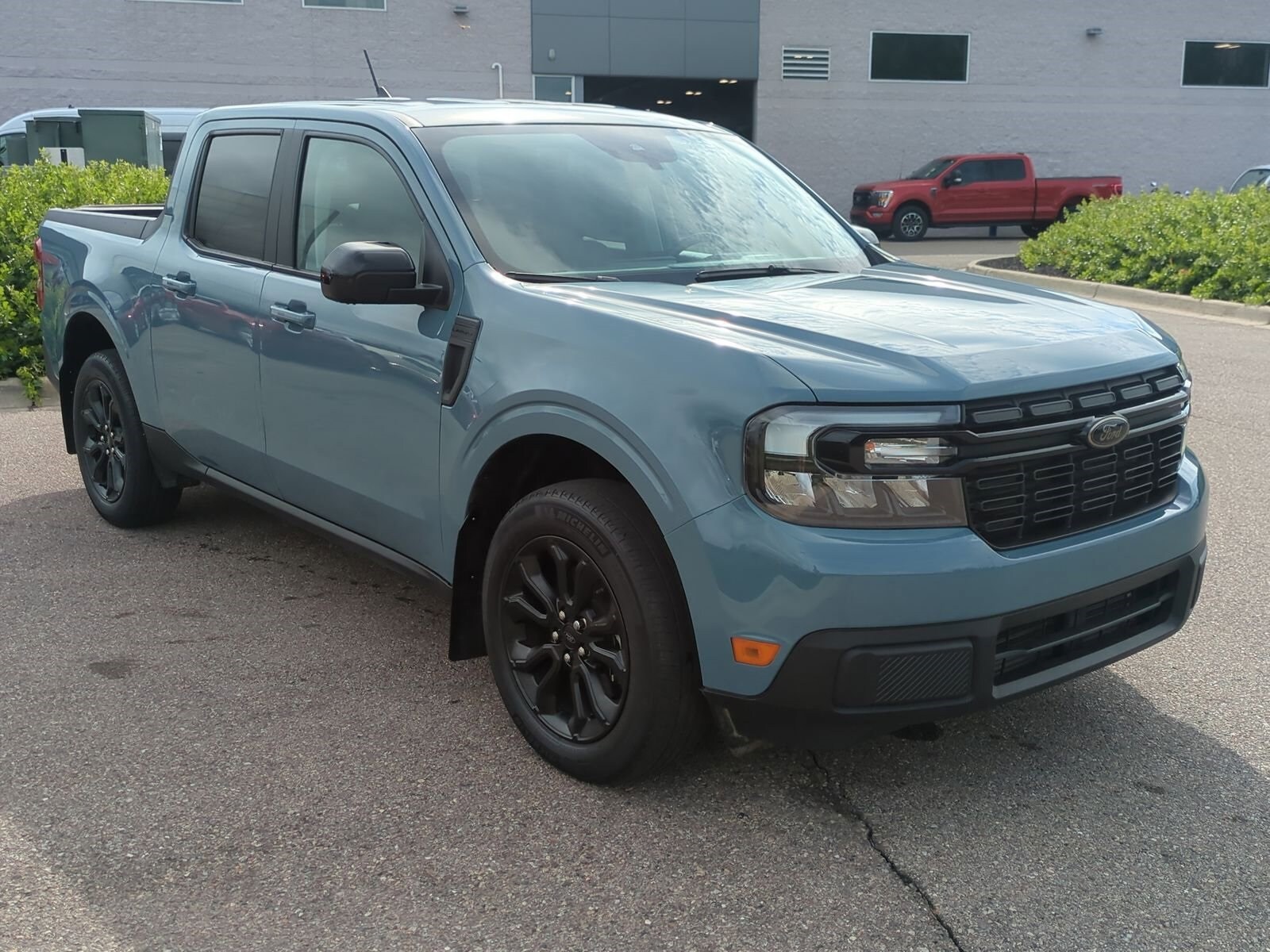 2023 Ford Maverick Lariat photo 2