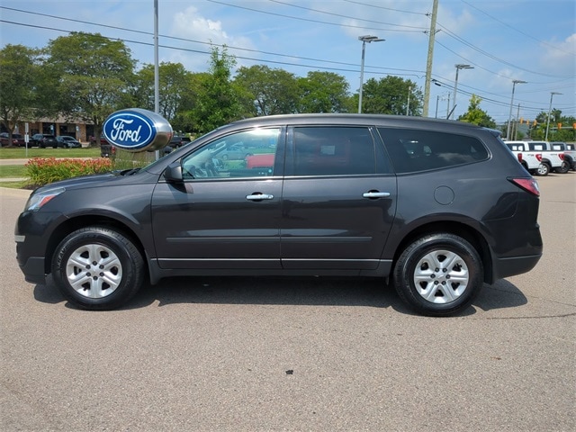 Used 2017 Chevrolet Traverse LS with VIN 1GNKRFKD4HJ230073 for sale in Waterford, MI