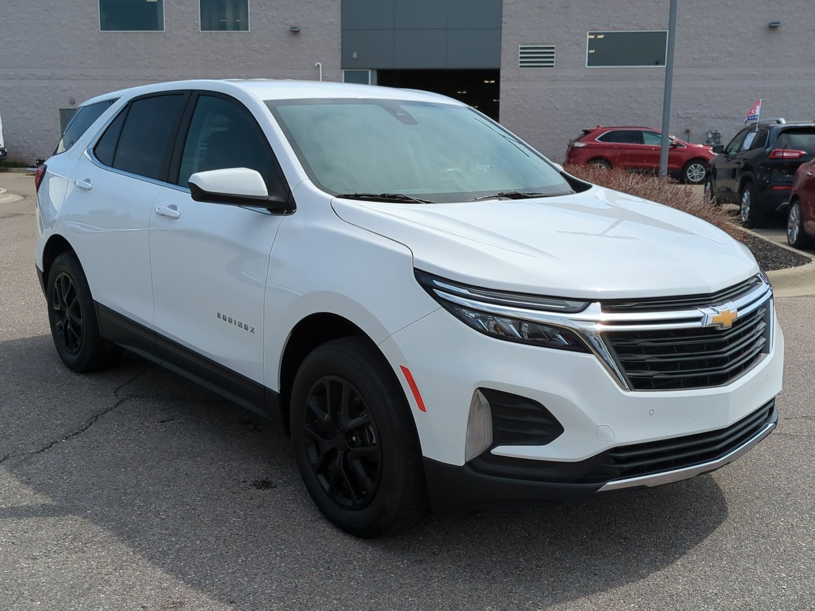 Used 2022 Chevrolet Equinox LT with VIN 3GNAXUEV3NL184766 for sale in Waterford, MI