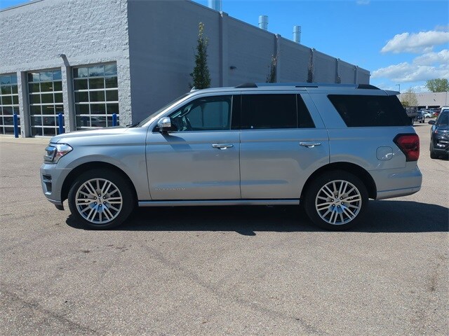 2024 Ford Expedition Platinum photo 2