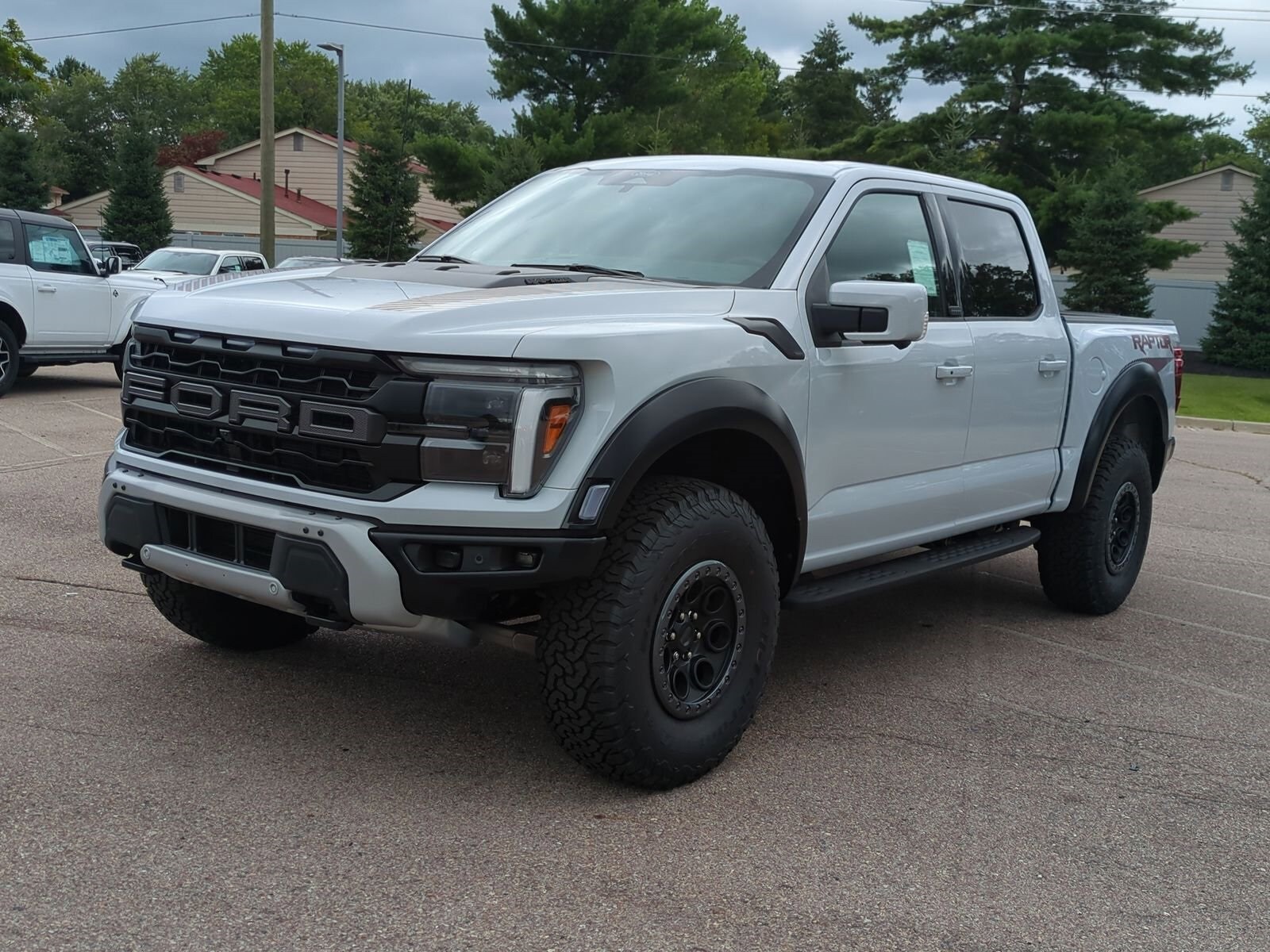 2025 Ford F-150 Raptor photo 4