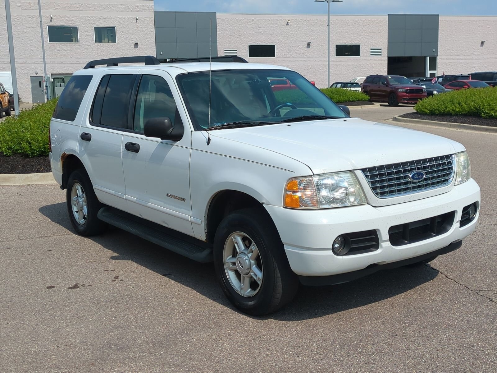 Used 2005 Ford Explorer XLT with VIN 1FMZU63K85ZA78164 for sale in Waterford, MI