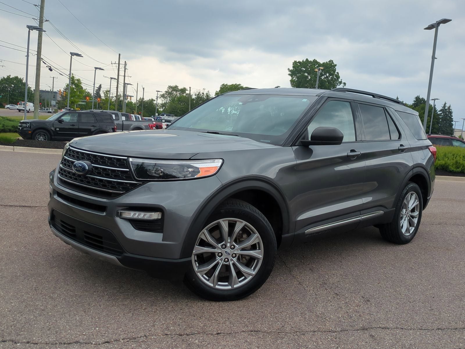 2023 Ford Explorer XLT 4WD's photo