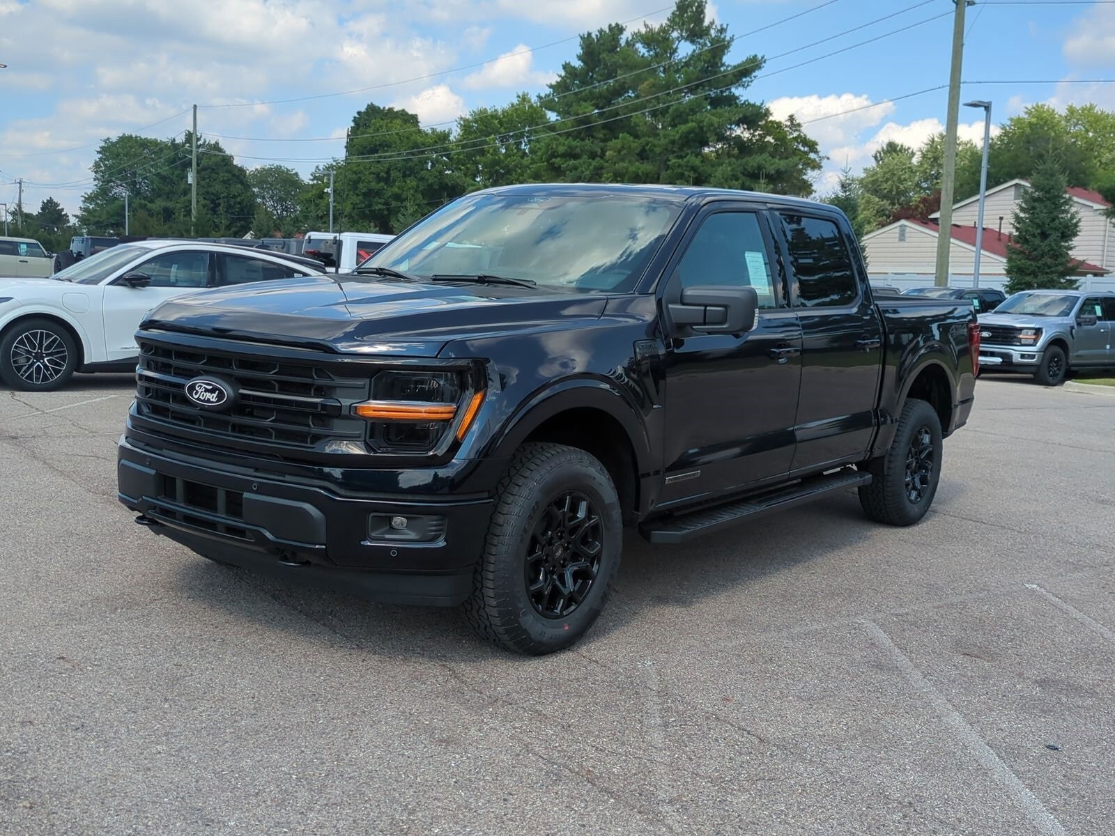 2025 Ford F-150 XLT photo 4