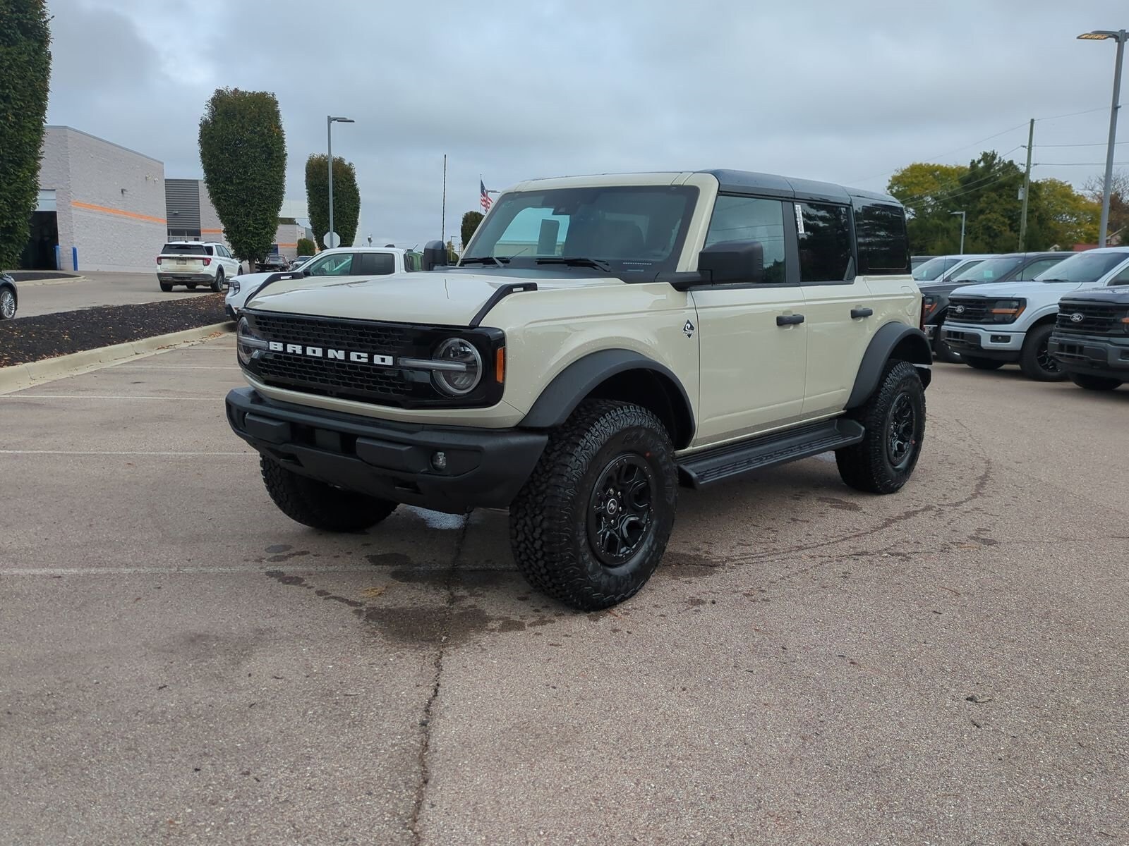 2025 Ford Bronco Outer Banks photo 4