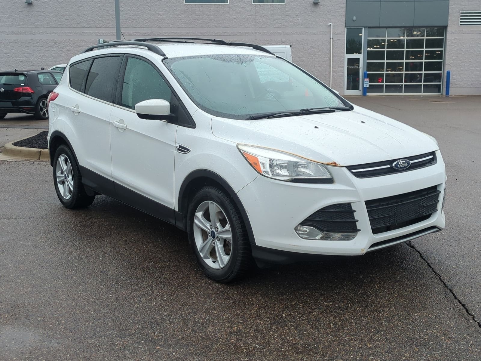 Used 2015 Ford Escape SE with VIN 1FMCU0G90FUC34562 for sale in Waterford, MI