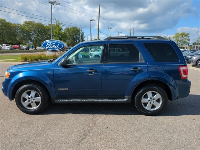 Used 2008 Ford Escape XLT with VIN 1FMCU93178KA49668 for sale in Waterford, MI