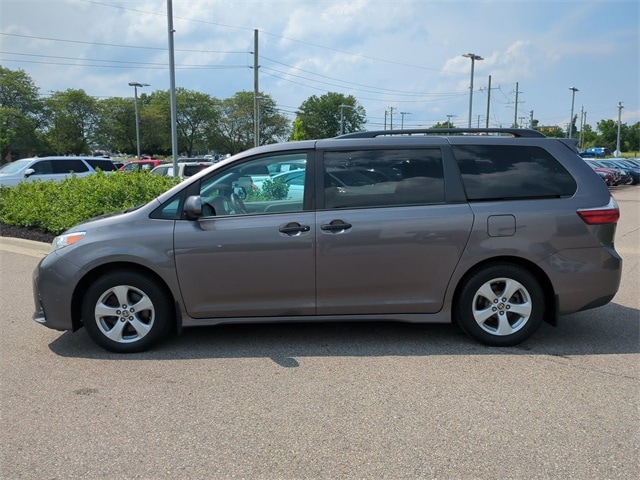 Used 2020 Toyota Sienna Base with VIN 5TDZZ3DC7LS063357 for sale in Waterford, MI